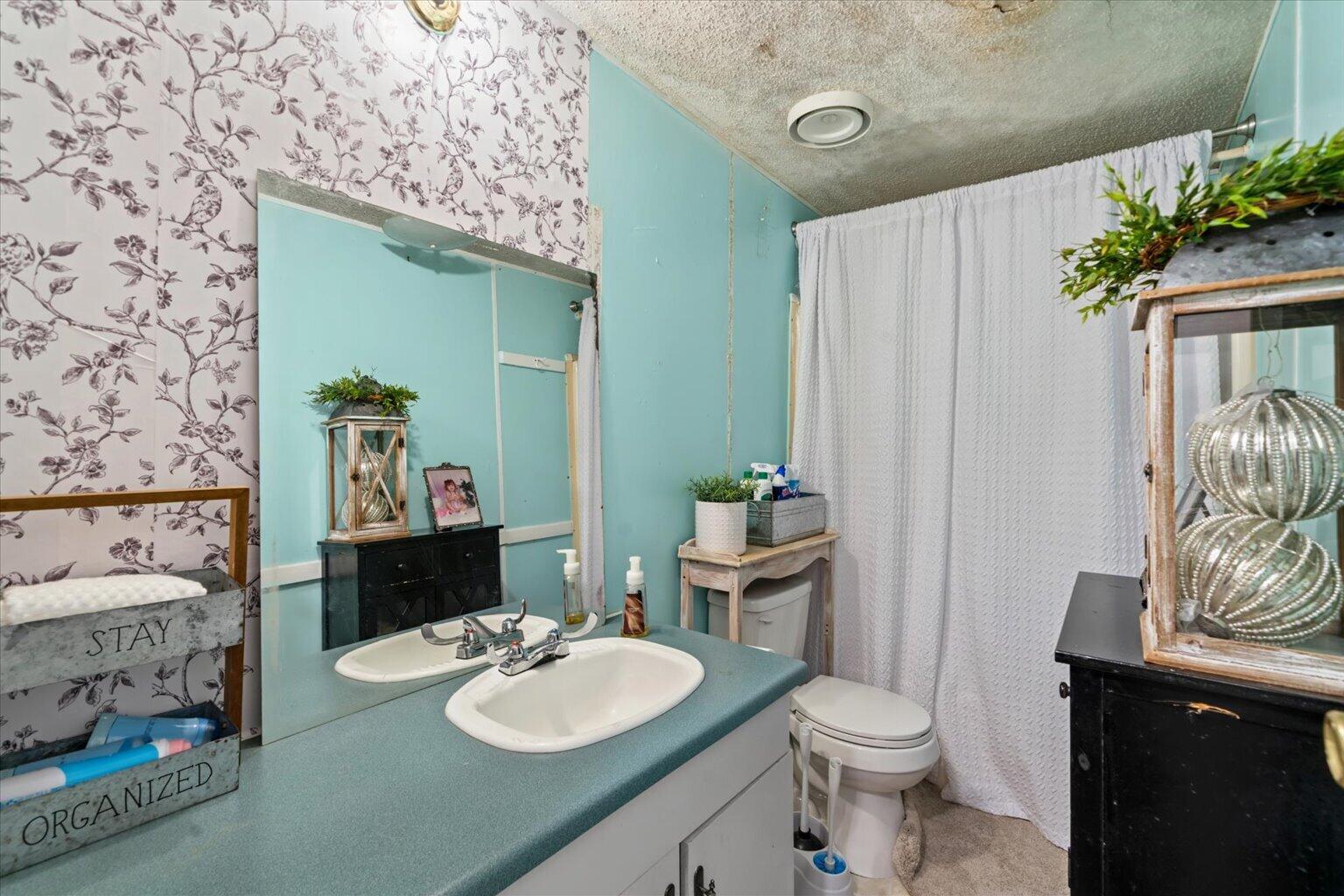 1506 Meadowlark Drive NE