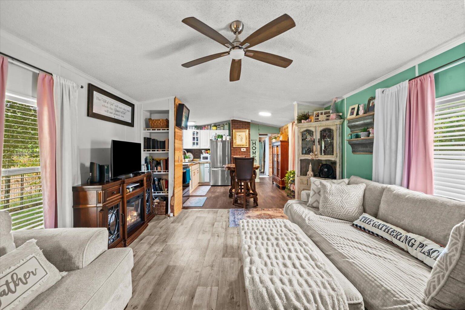 1506 Meadowlark Drive NE