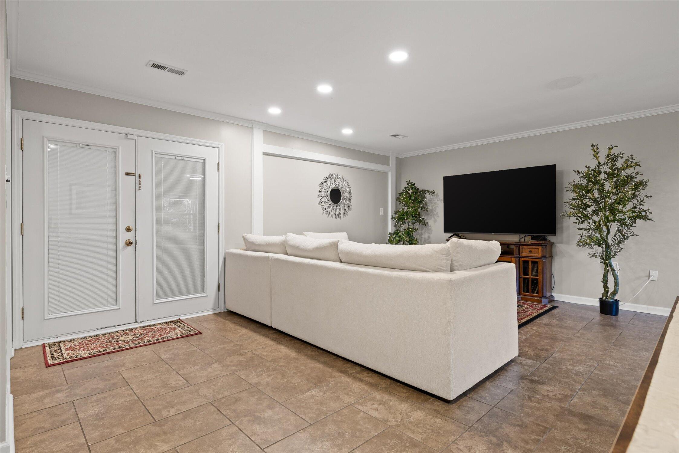 325 Battleview Drive