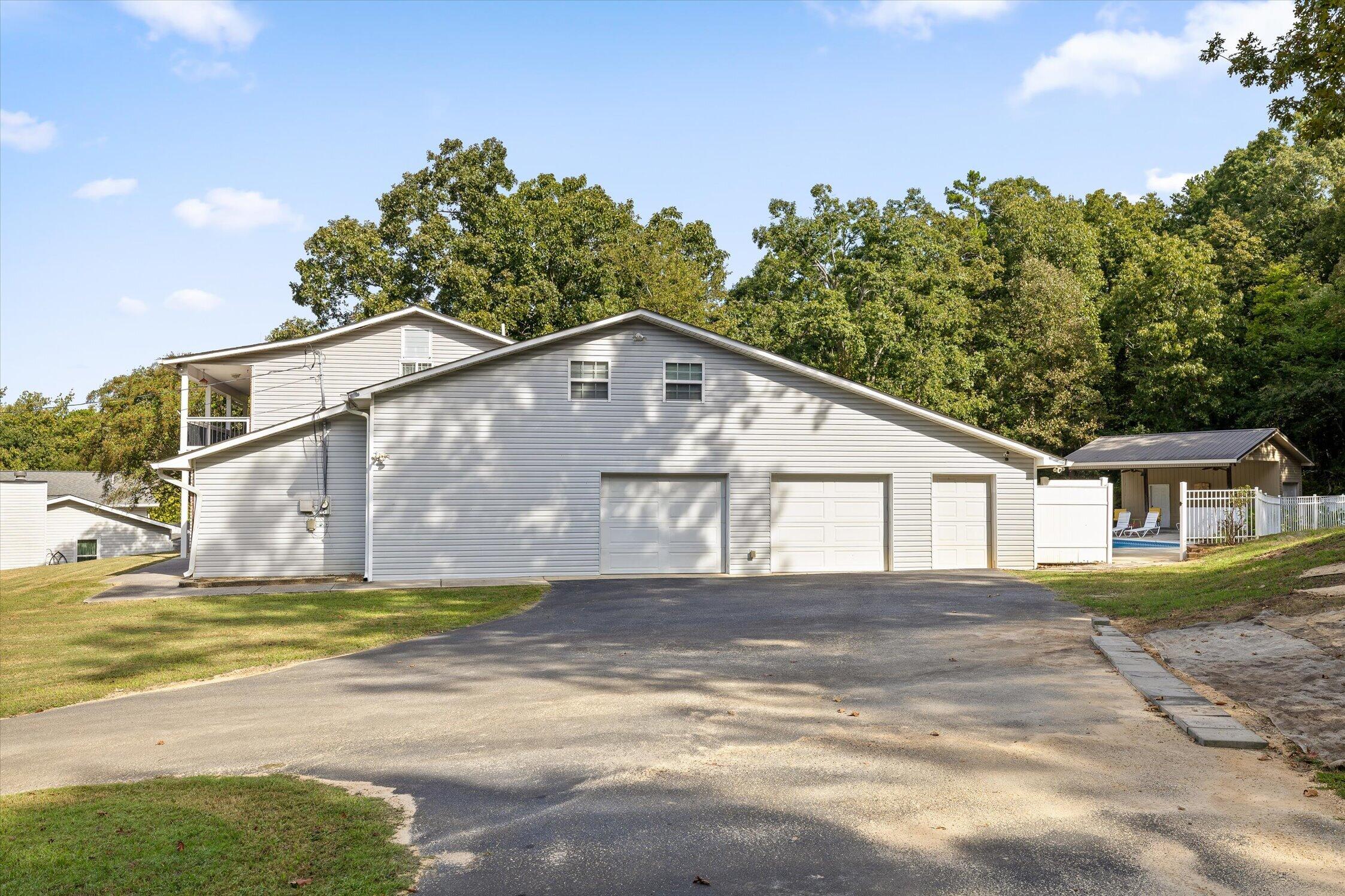 325 Battleview Drive