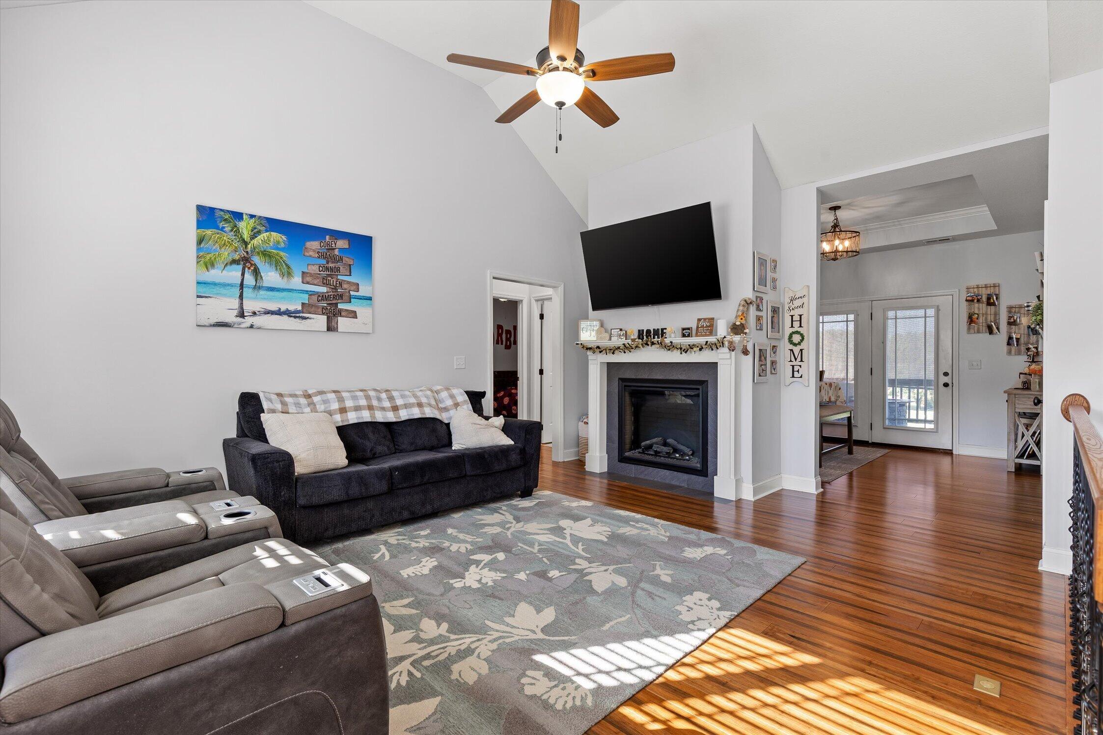 77 Donna Lee Drive