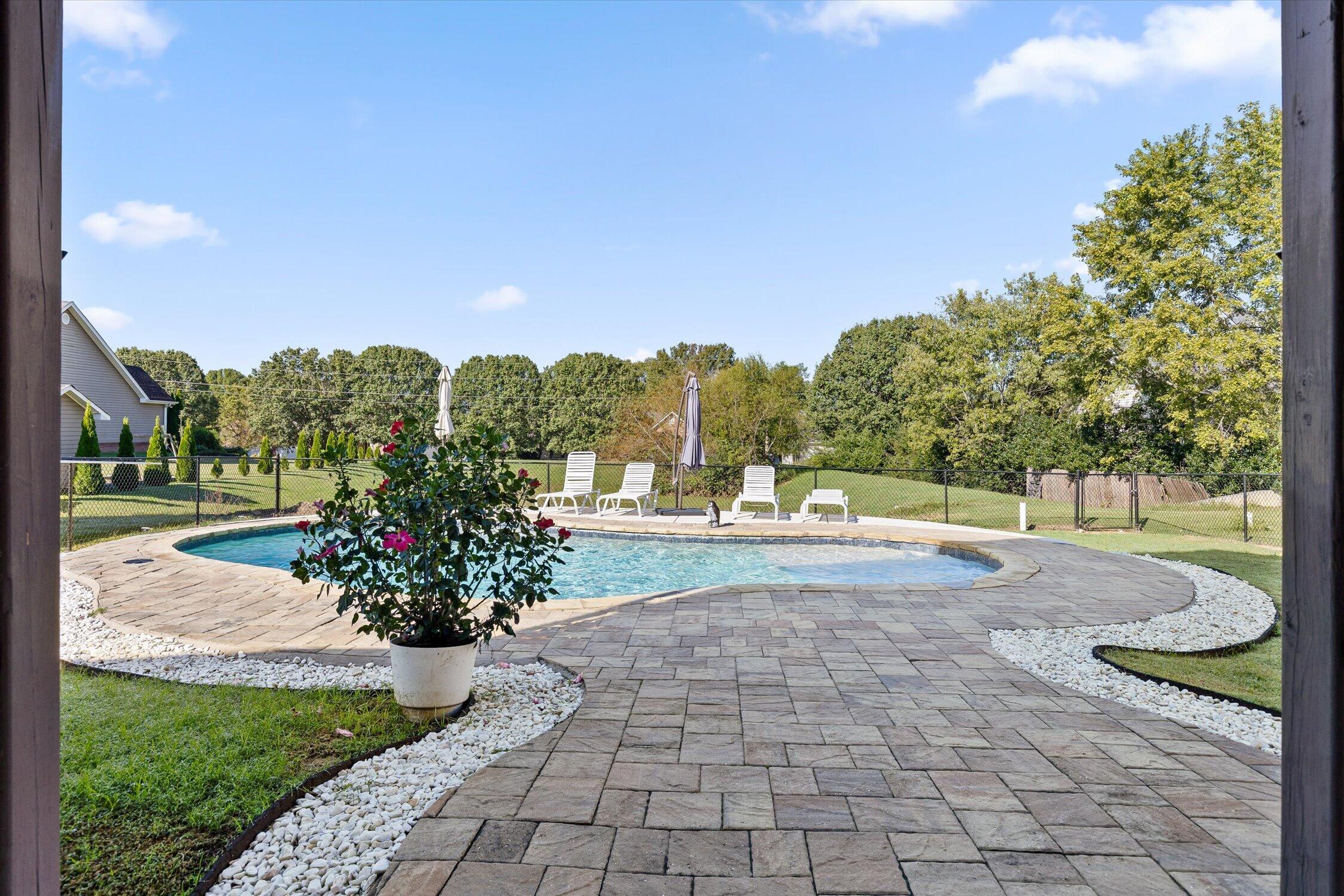 77 Donna Lee Drive