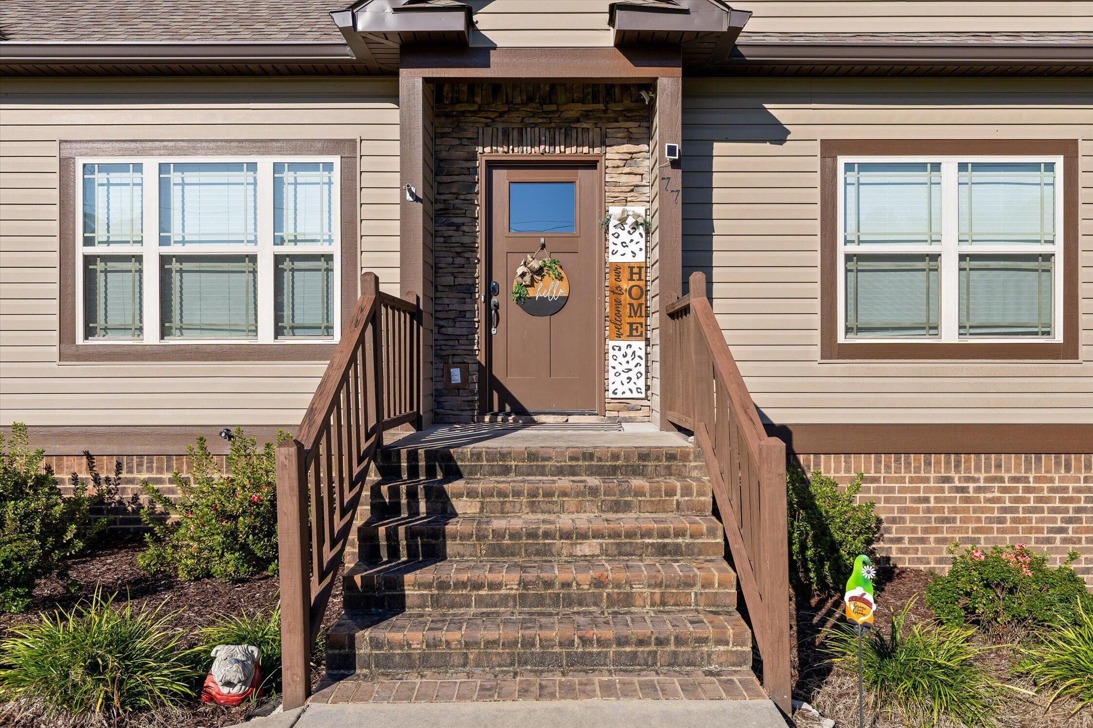 77 Donna Lee Drive