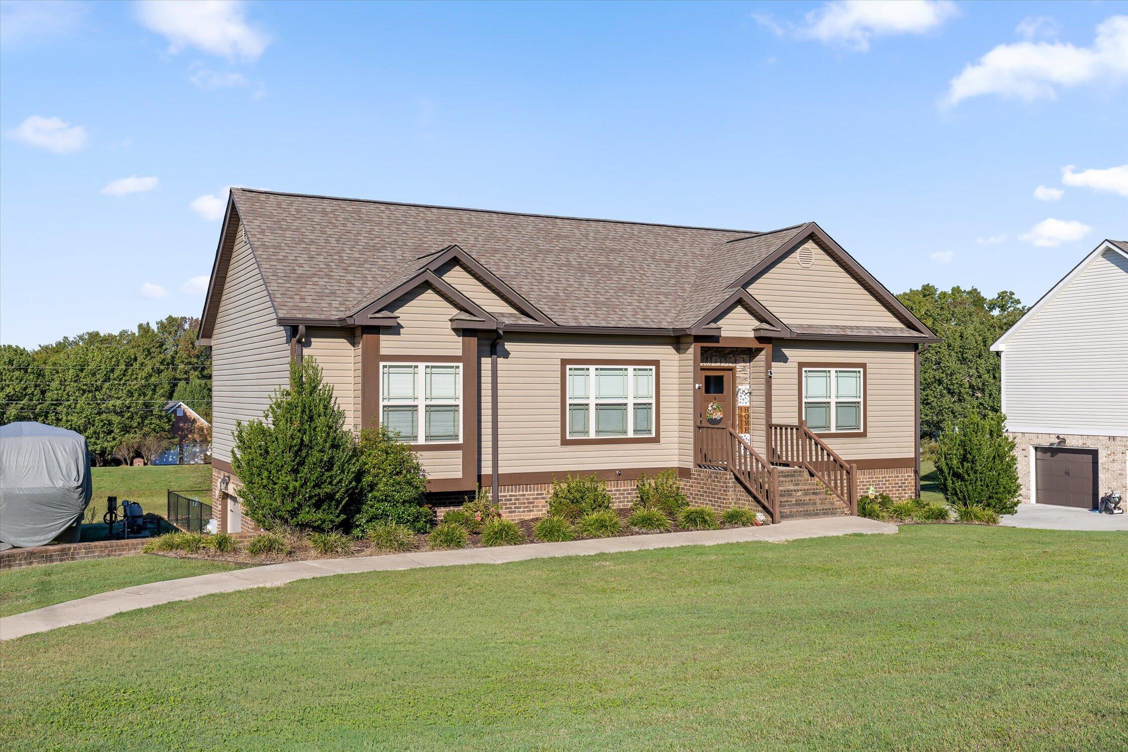 77 Donna Lee Drive
