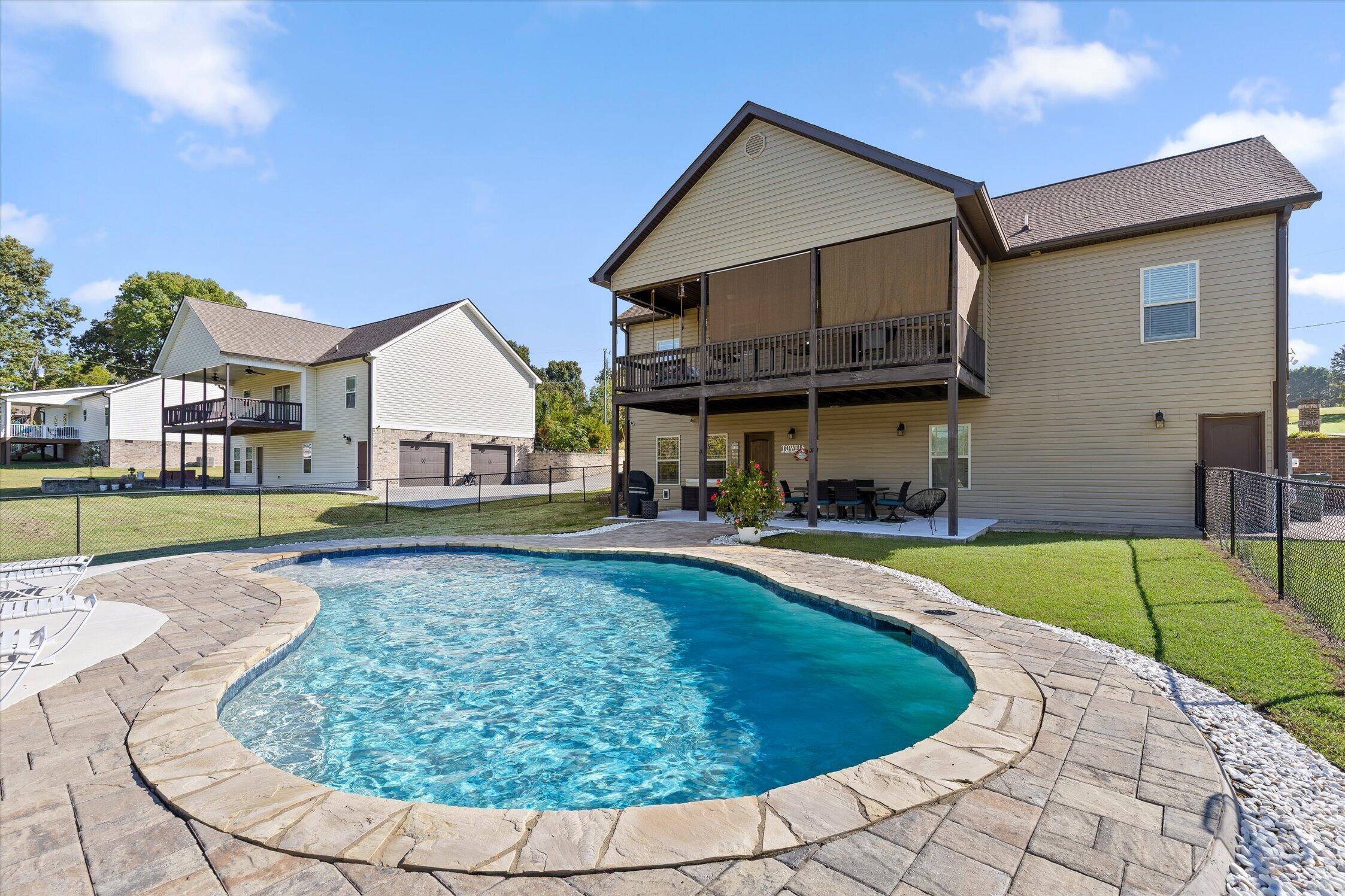 77 Donna Lee Drive