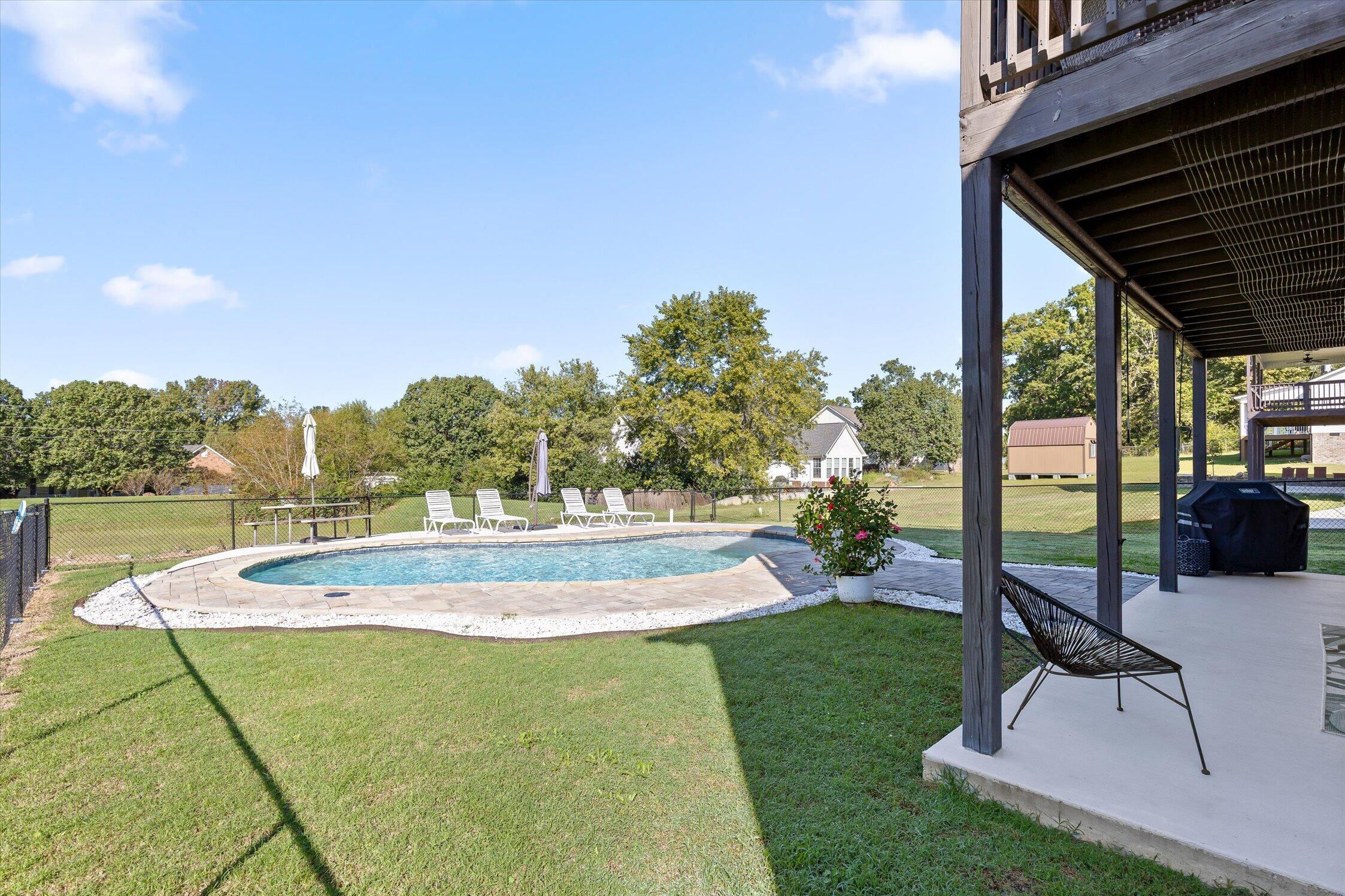 77 Donna Lee Drive
