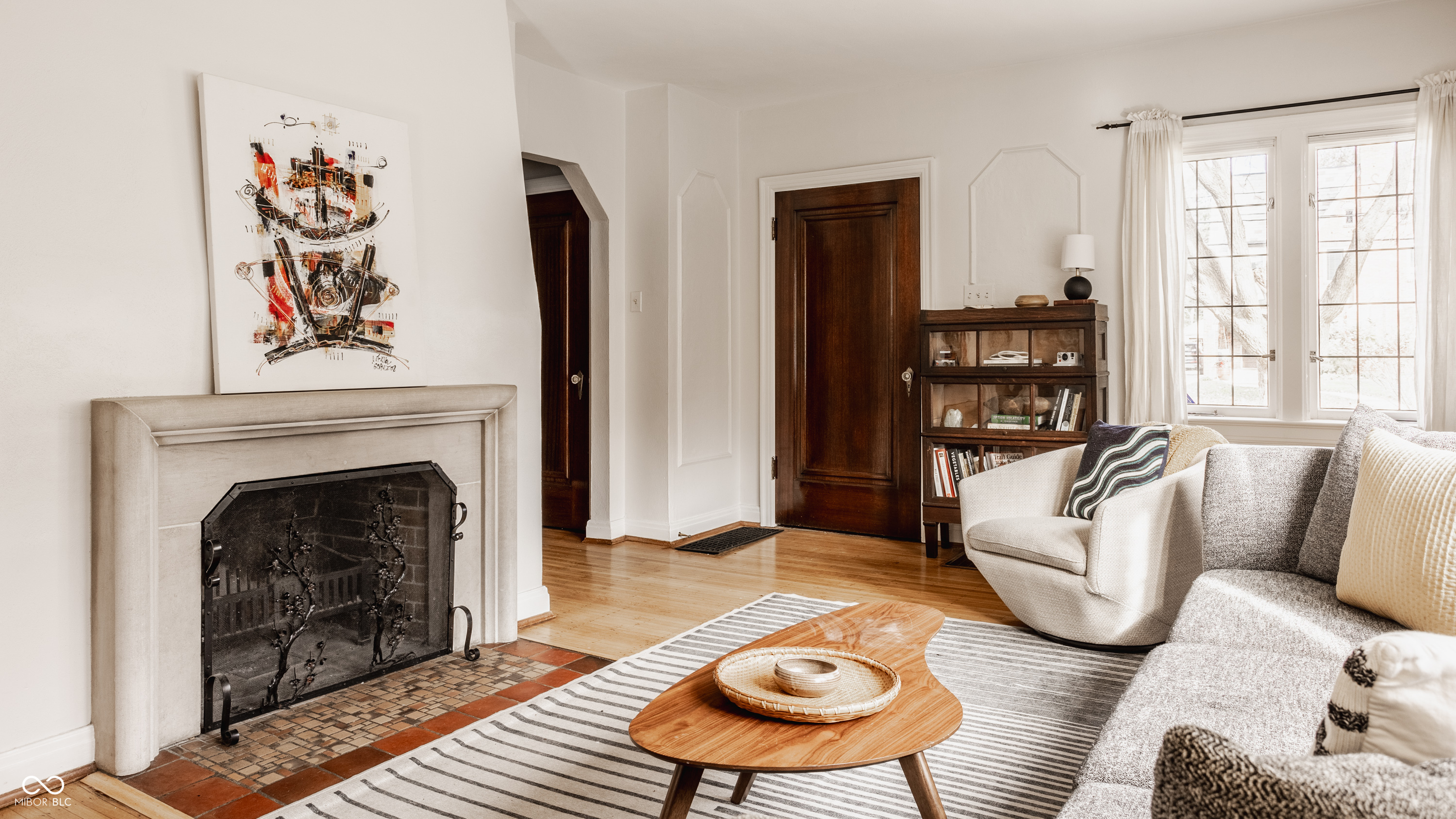 35 E 56th St