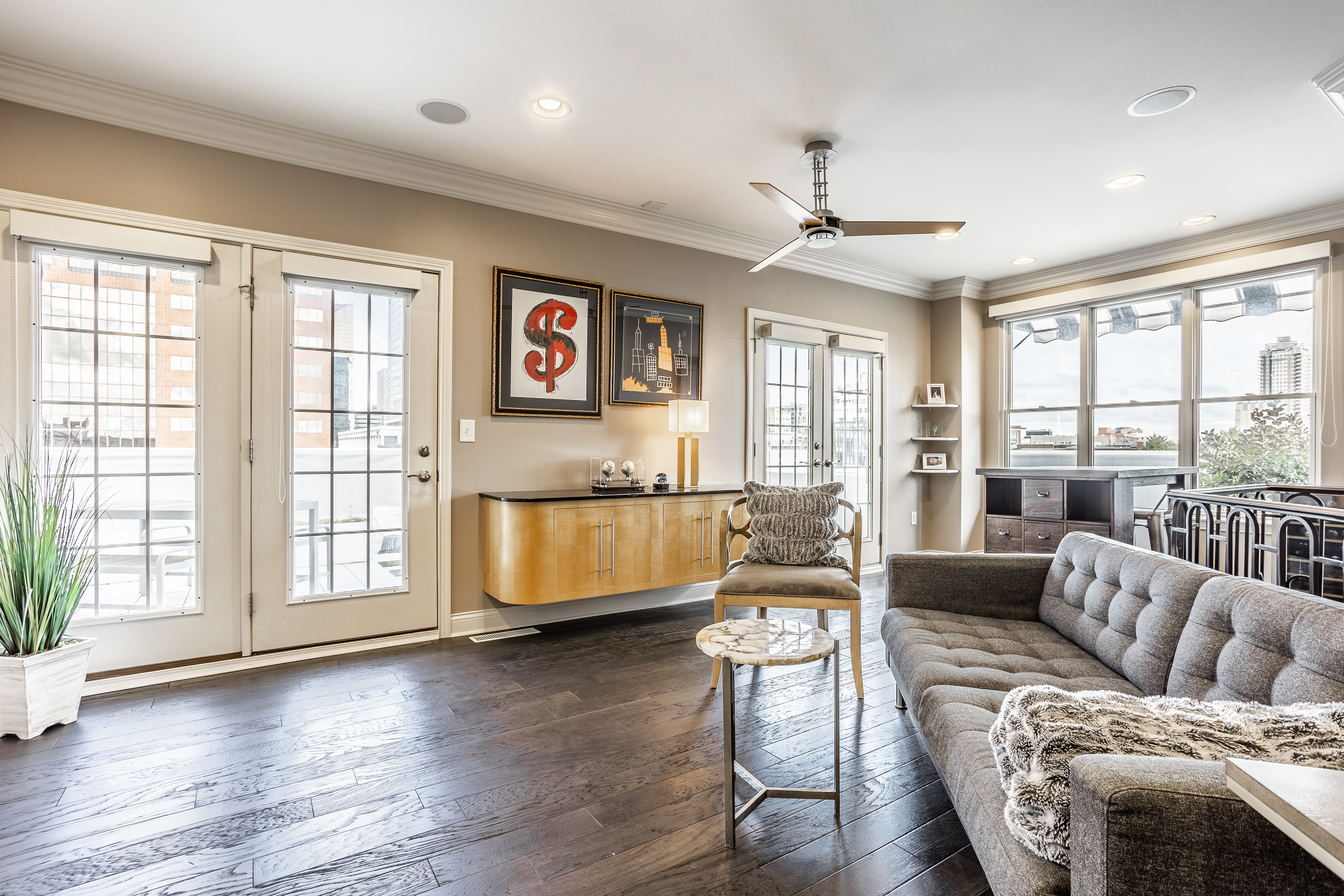 355 E Ohio Street Unit: STE 321