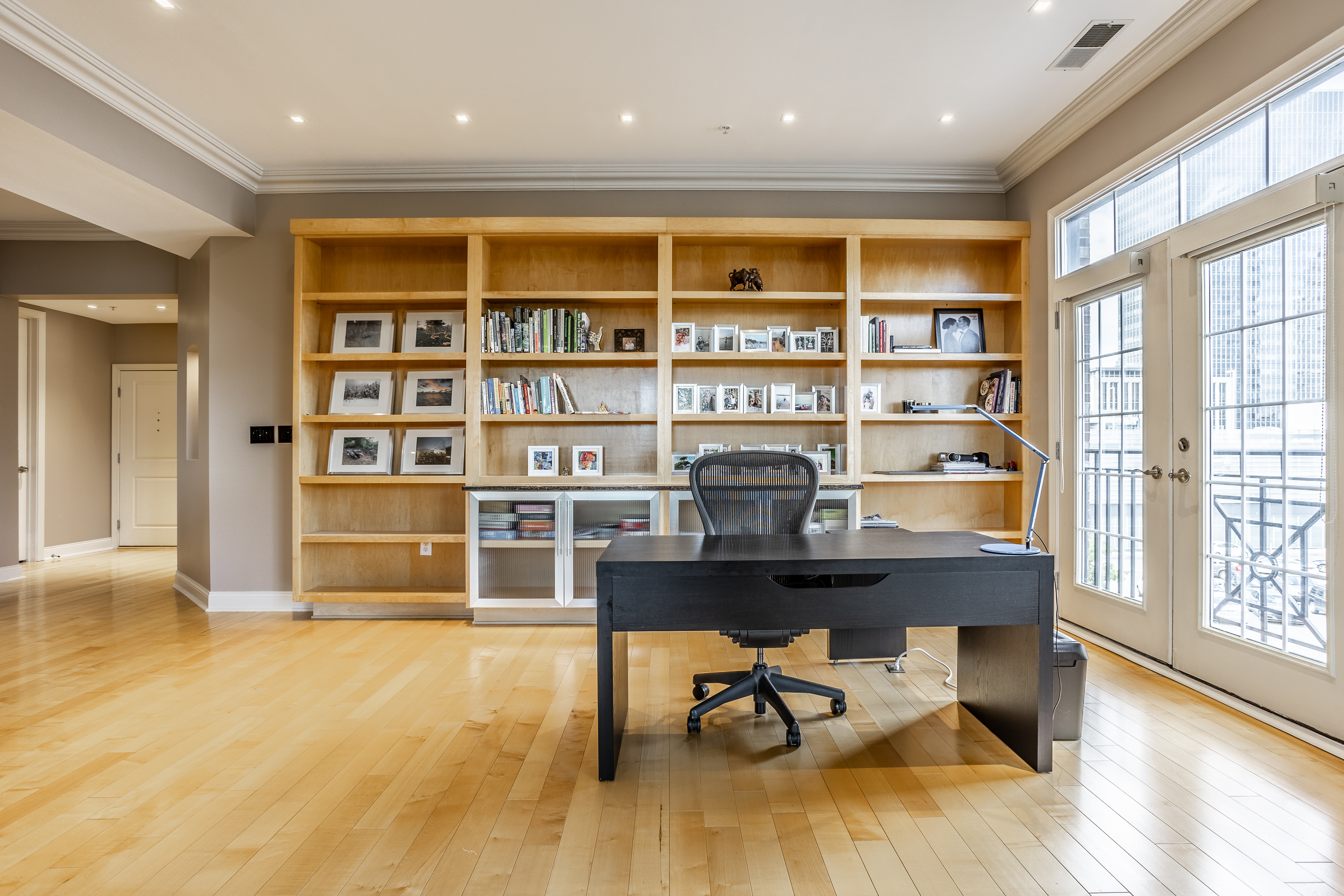 355 E Ohio Street Unit: STE 321