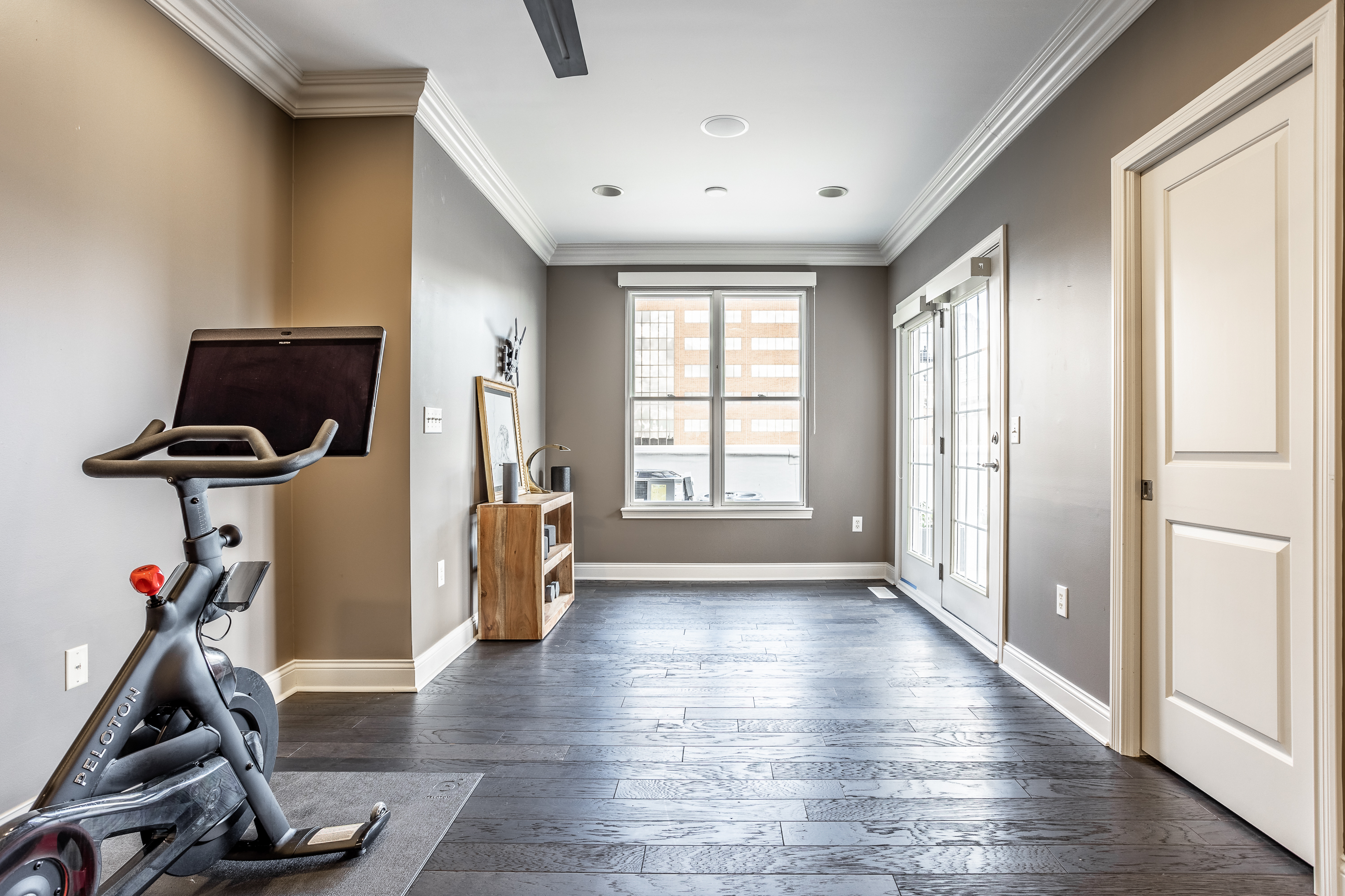355 E Ohio Street Unit: STE 321