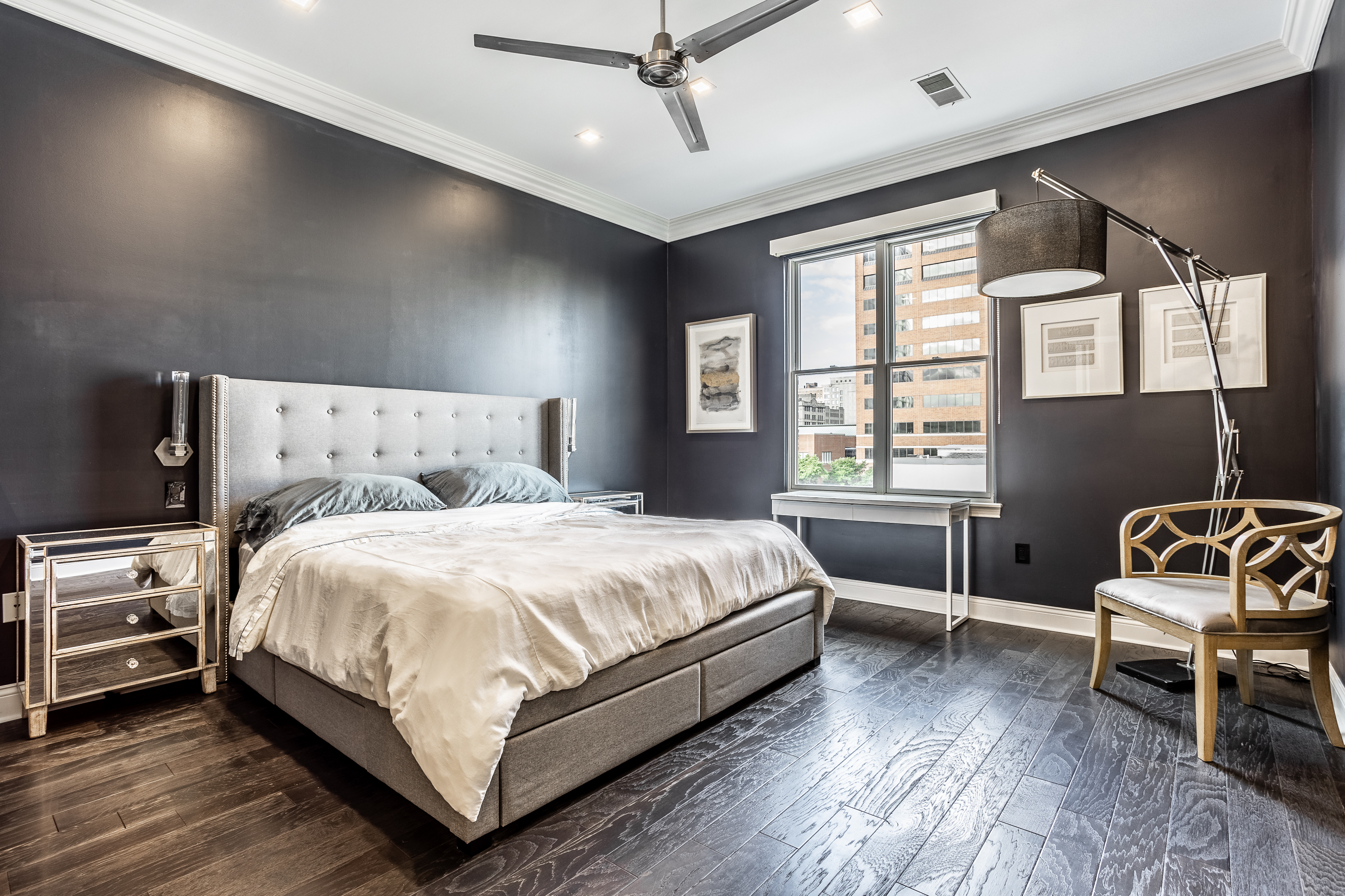 355 E Ohio Street Unit: STE 321