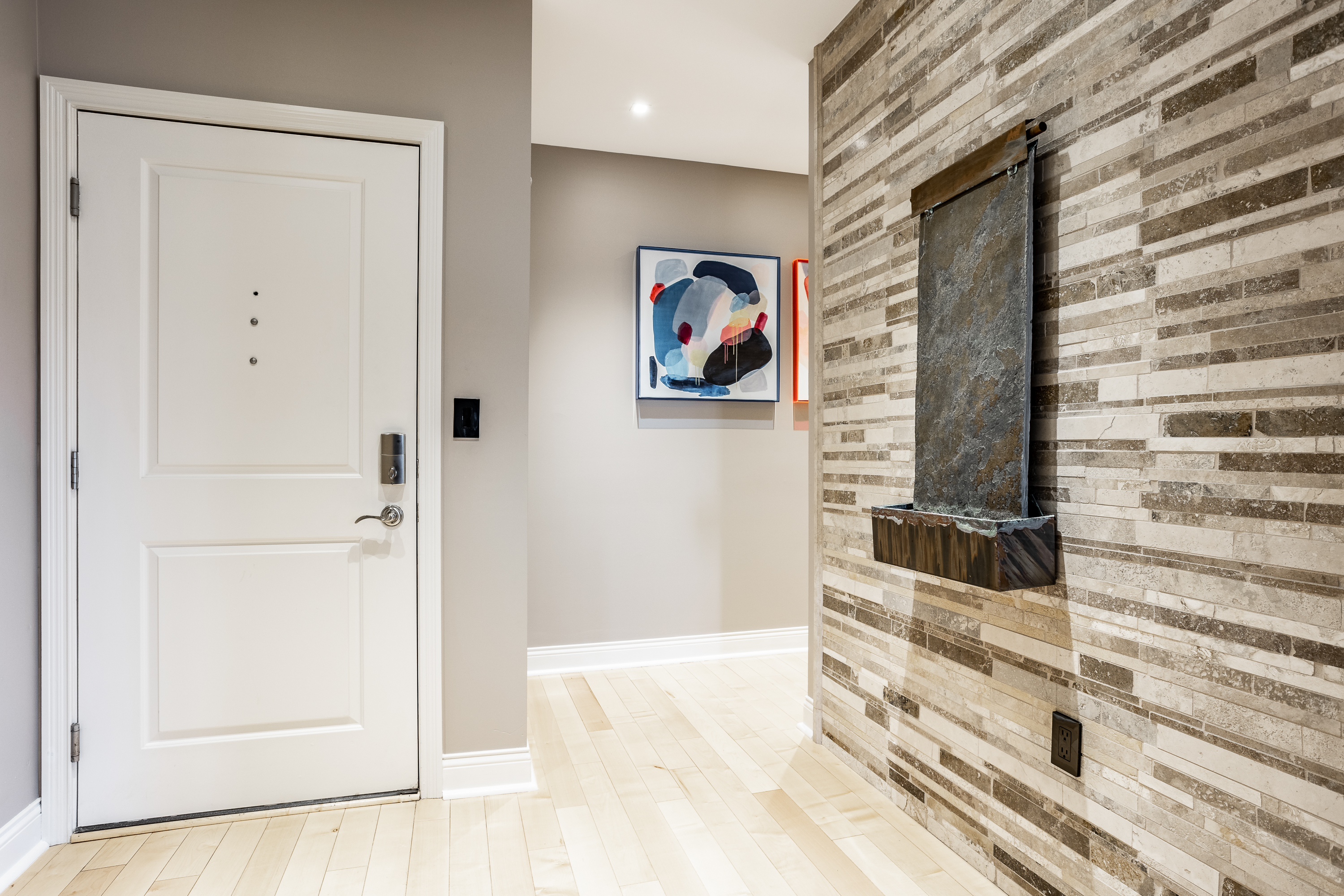 355 E Ohio Street Unit: STE 321
