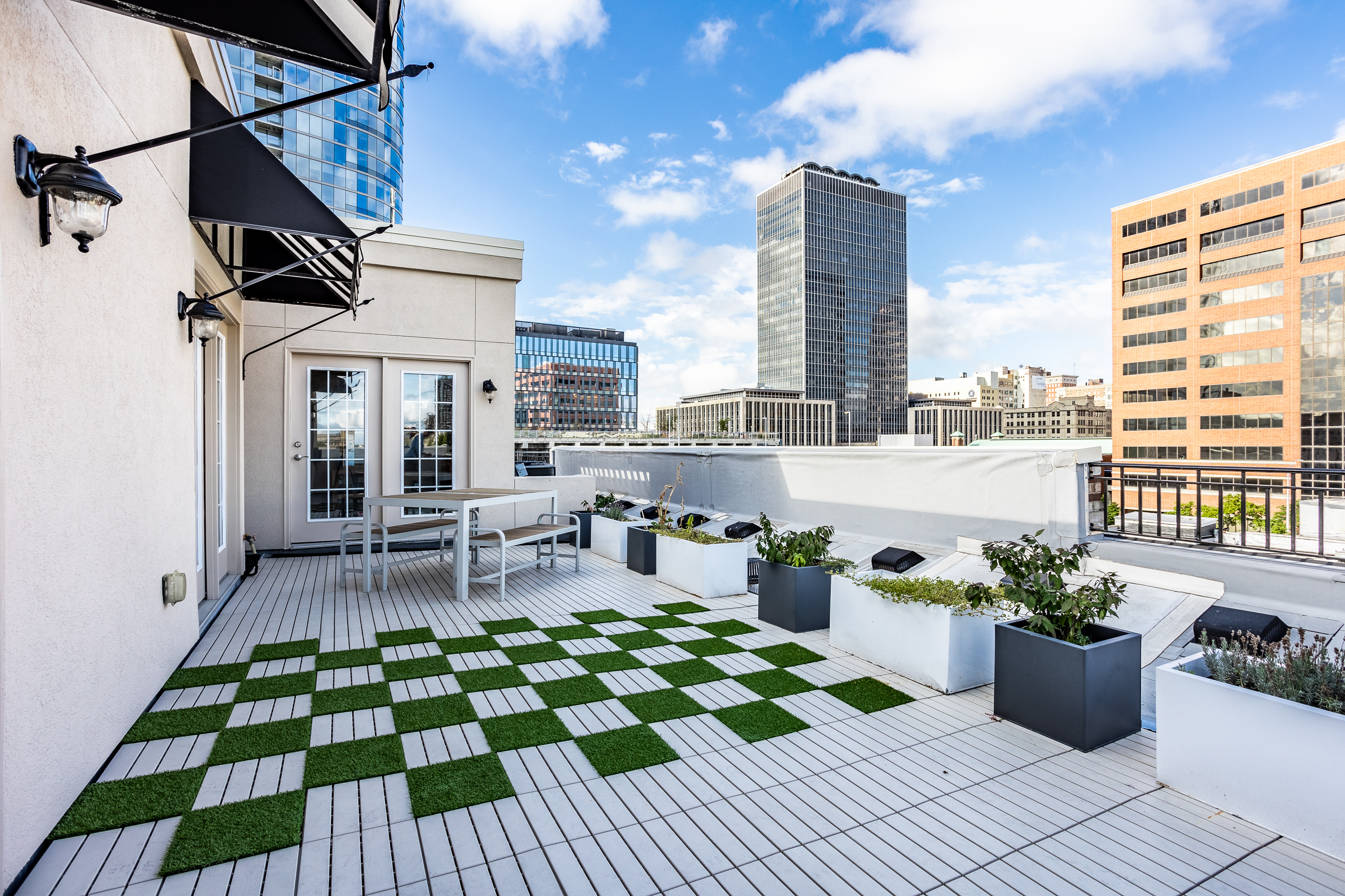 355 E Ohio Street Unit: STE 321