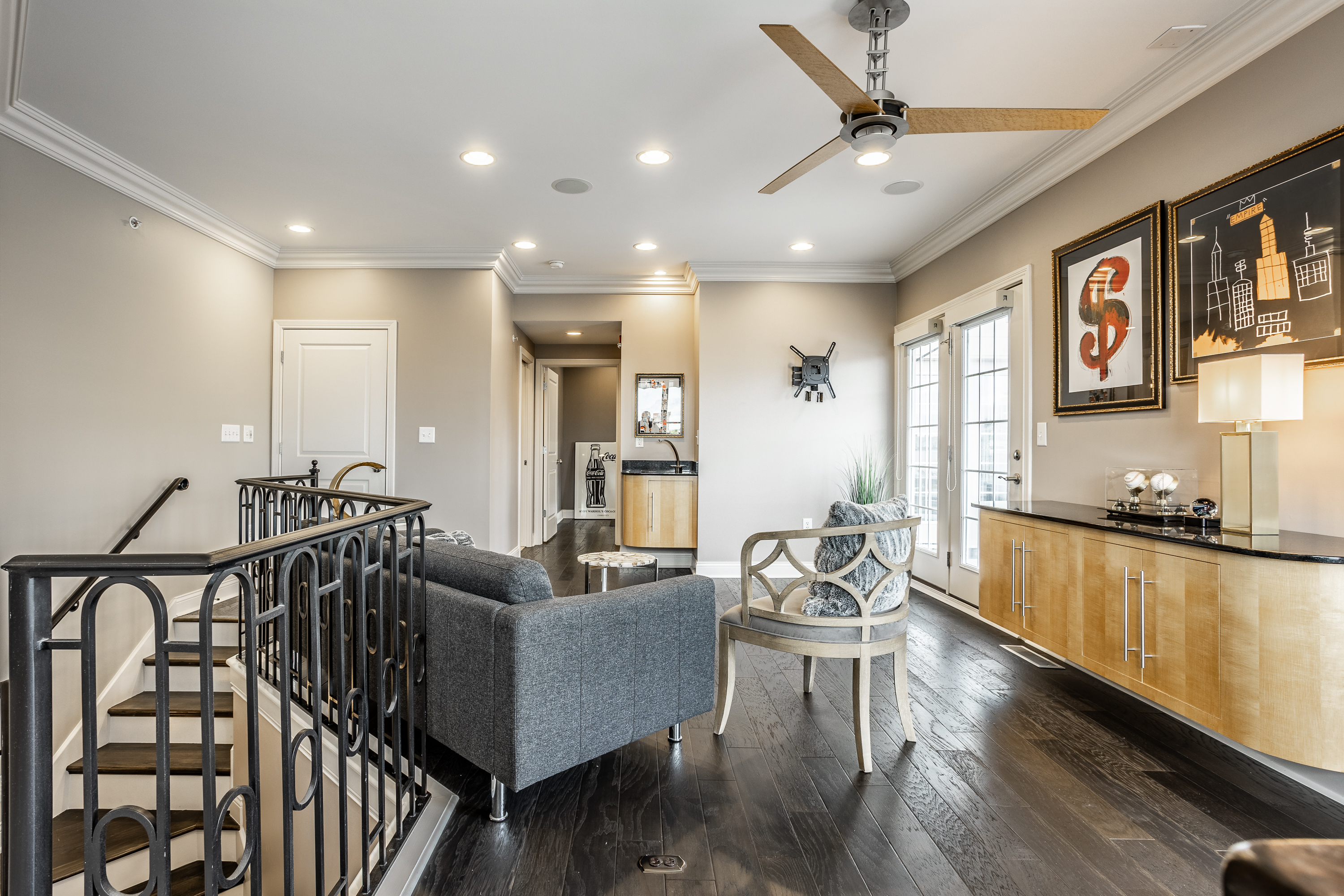 355 E Ohio Street Unit: STE 321