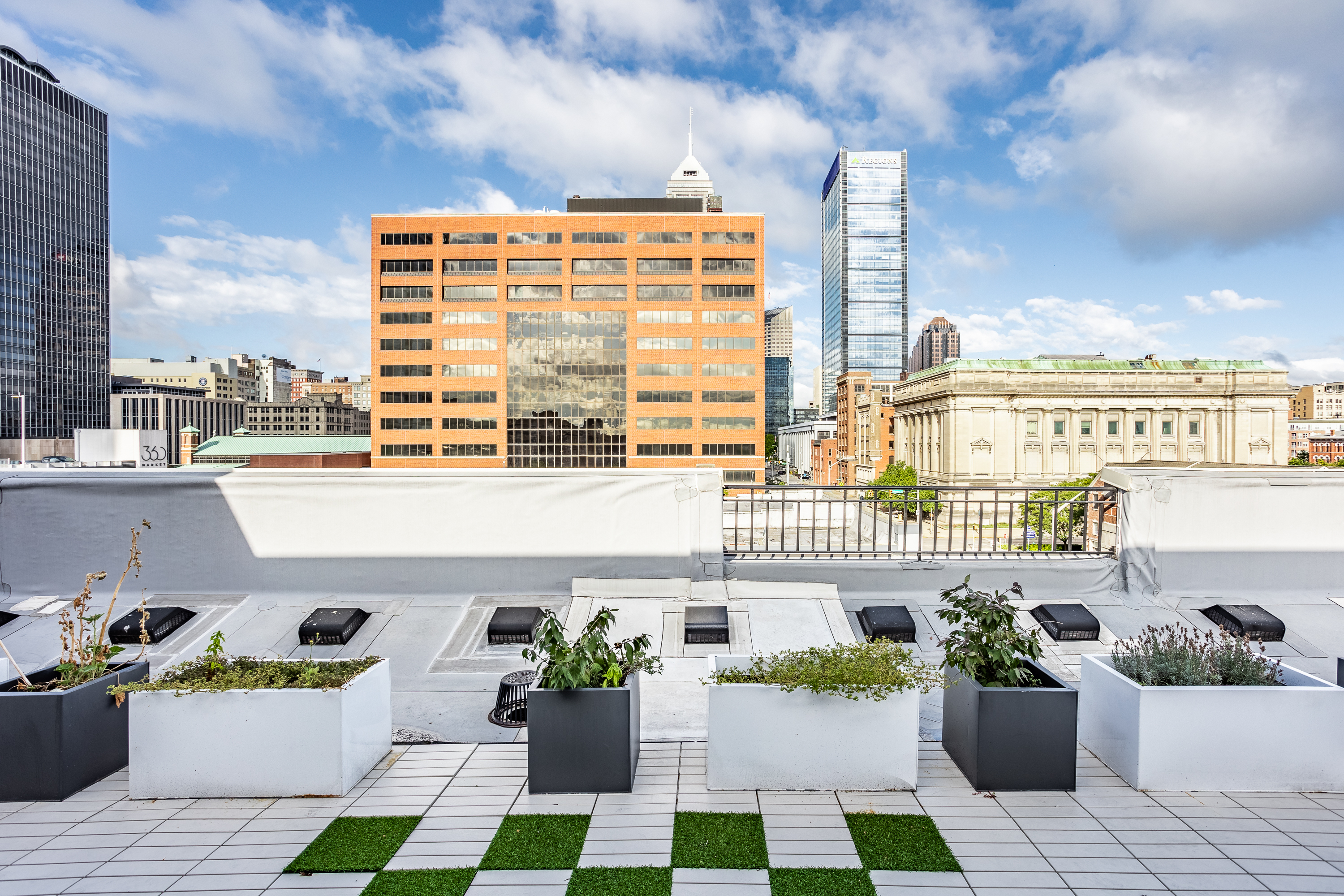 355 E Ohio Street Unit: STE 321