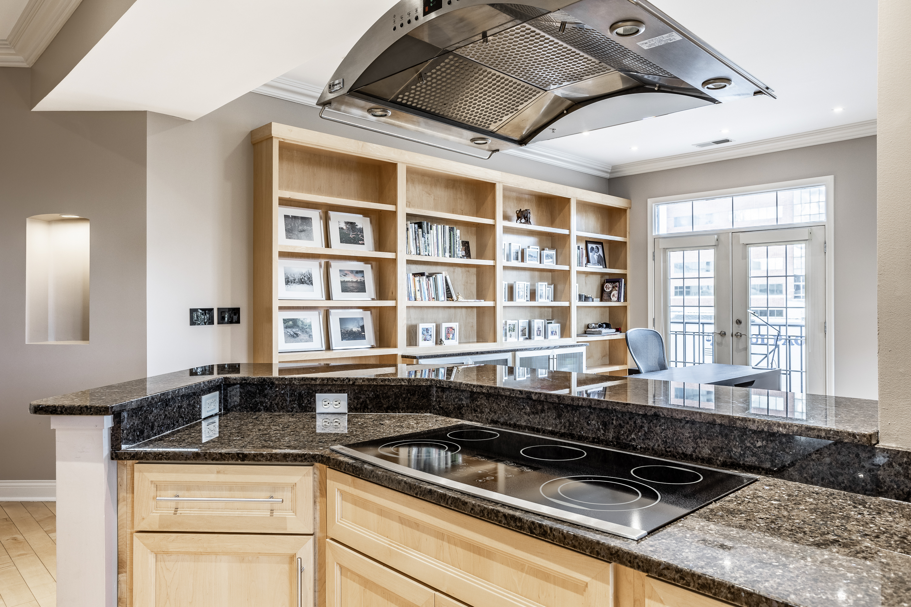 355 E Ohio Street Unit: STE 321