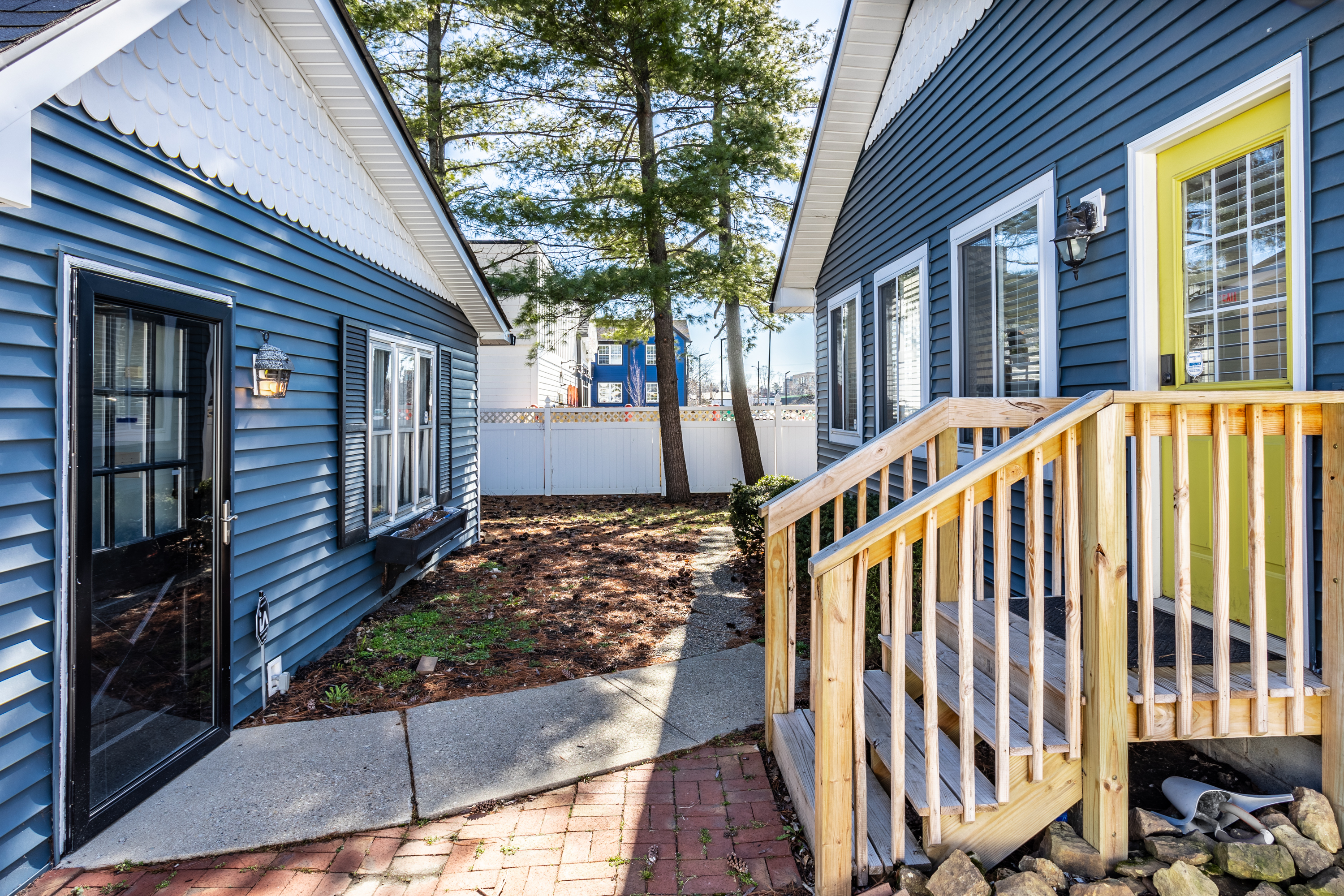 6331 Carrollton Avenue