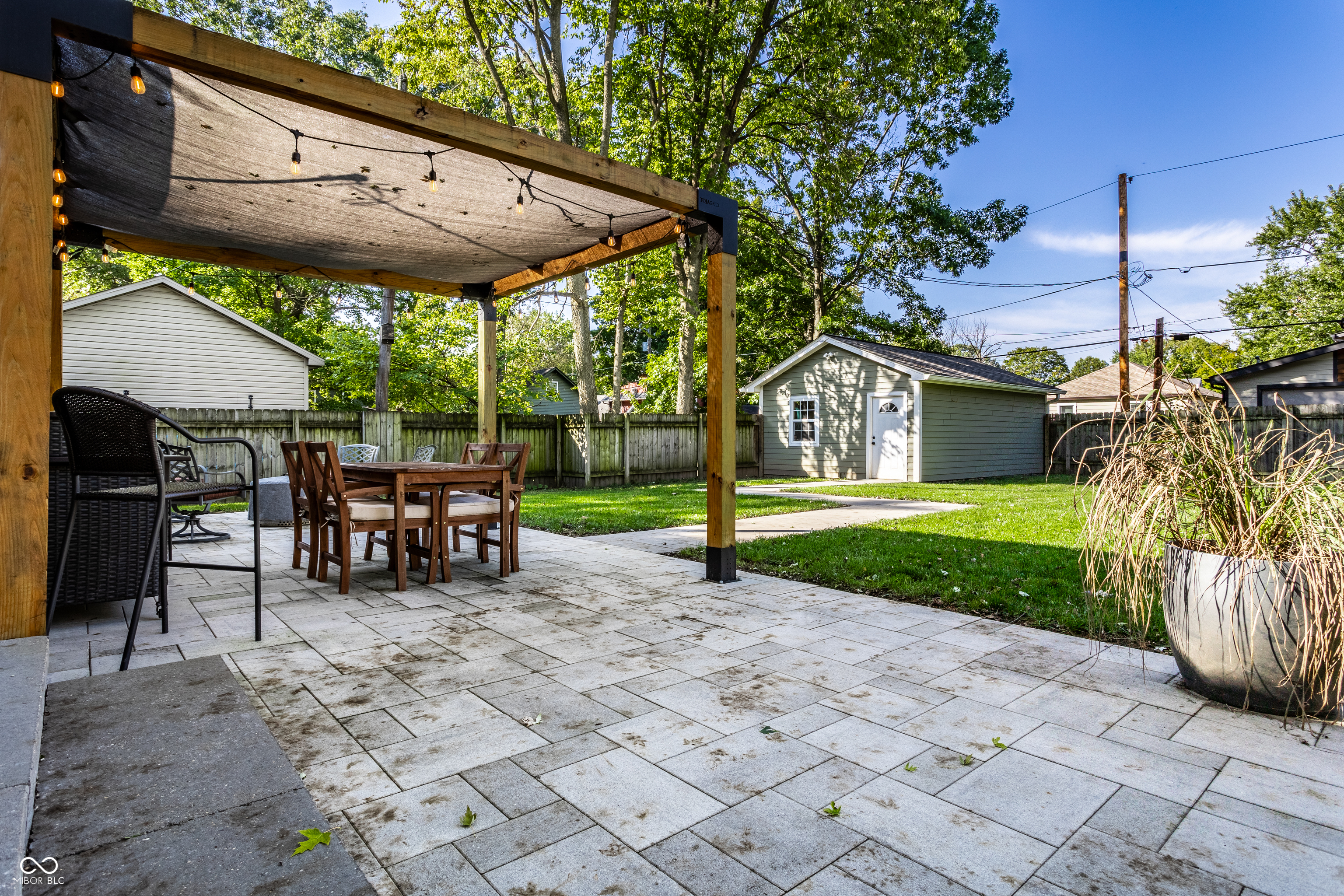 6020 Winthrop Avenue