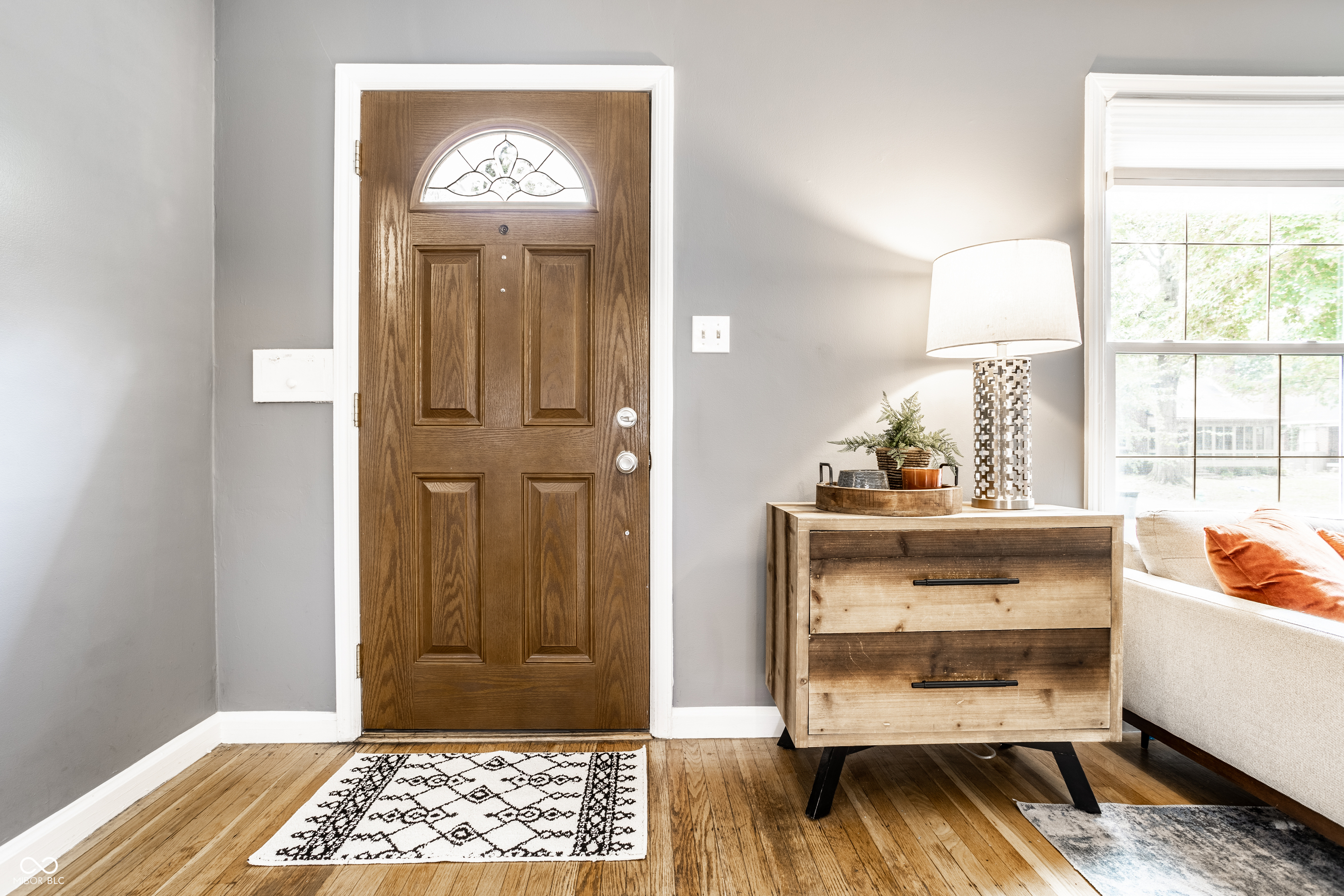 6020 Winthrop Avenue