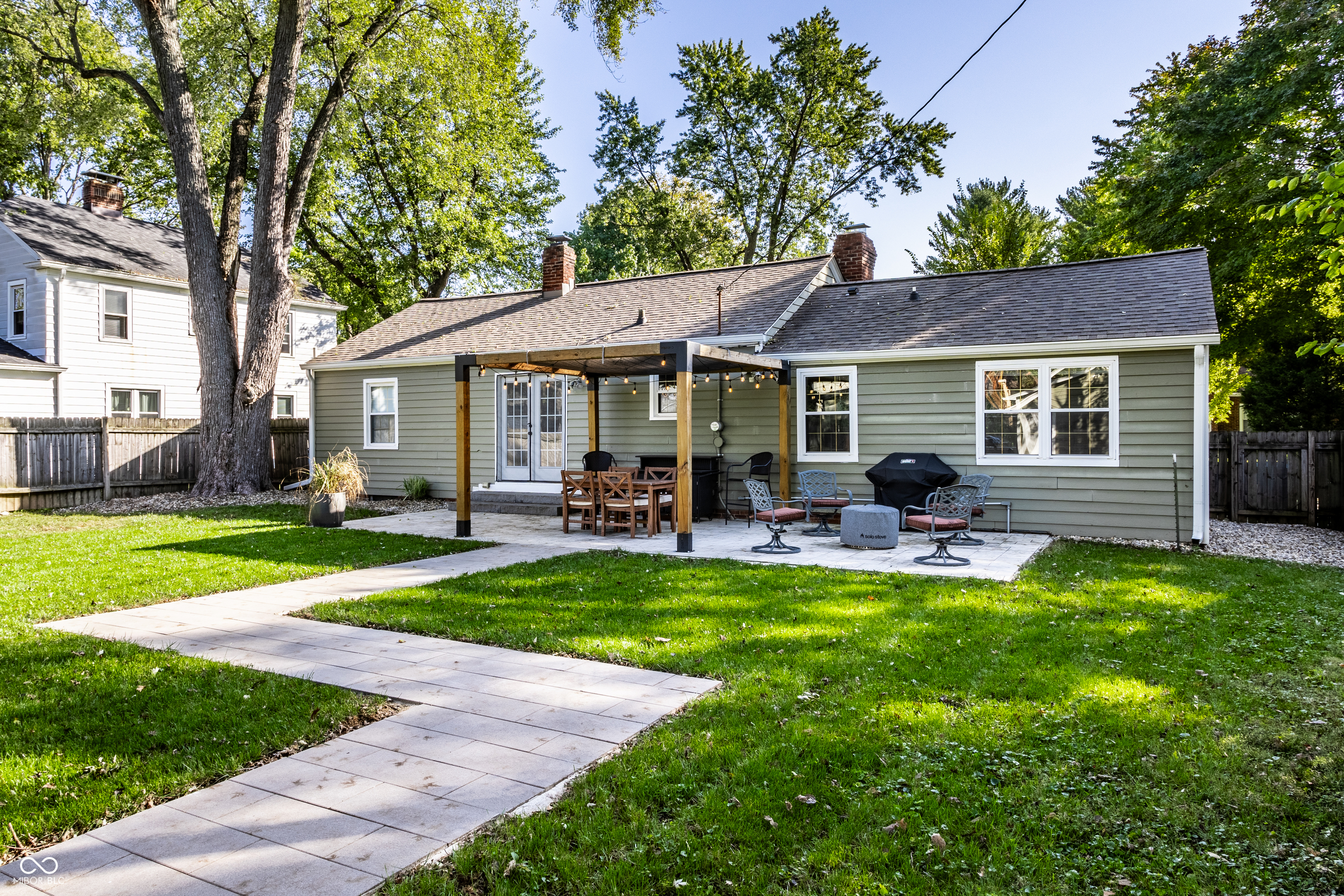 6020 Winthrop Avenue