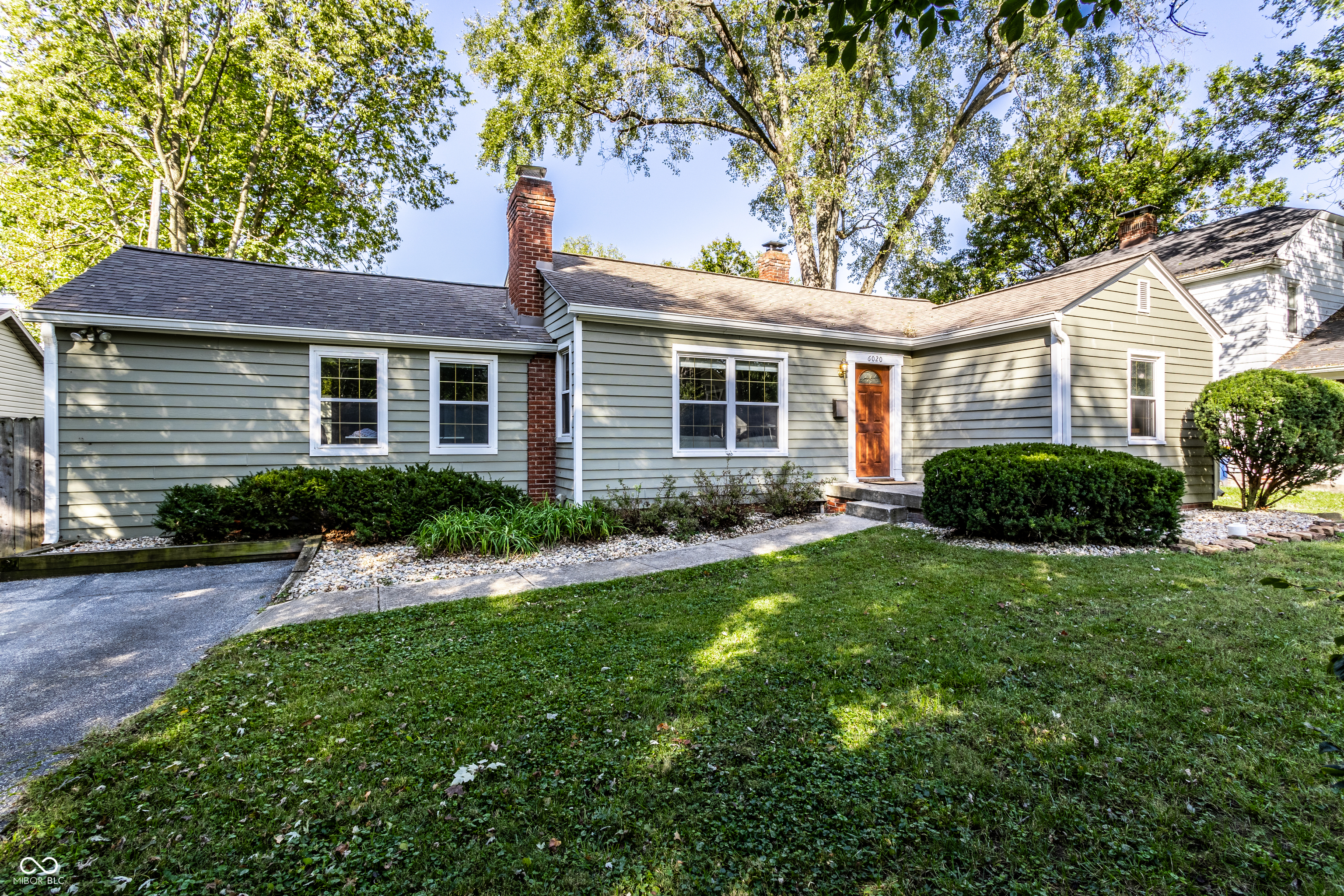 6020 Winthrop Avenue