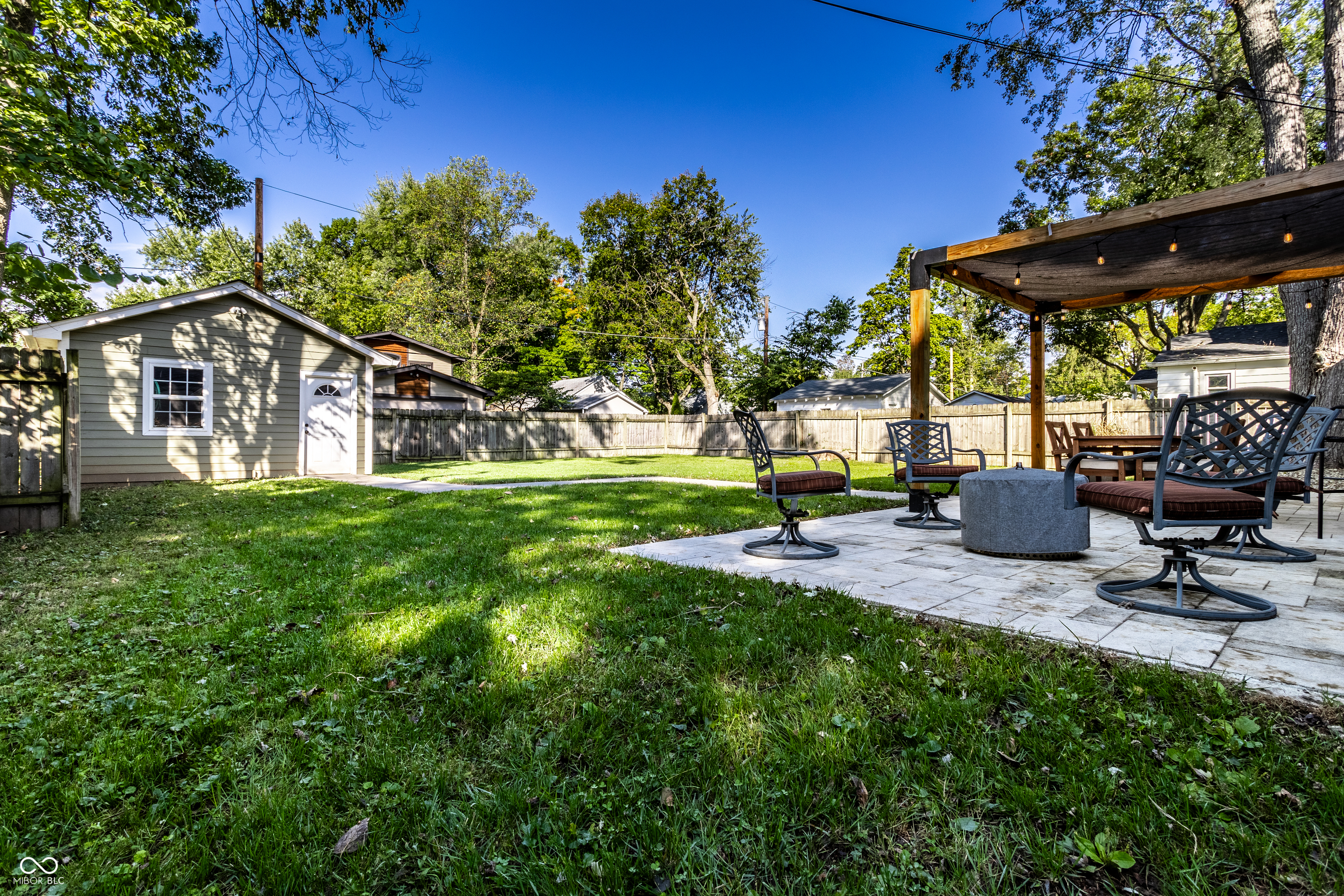 6020 Winthrop Avenue