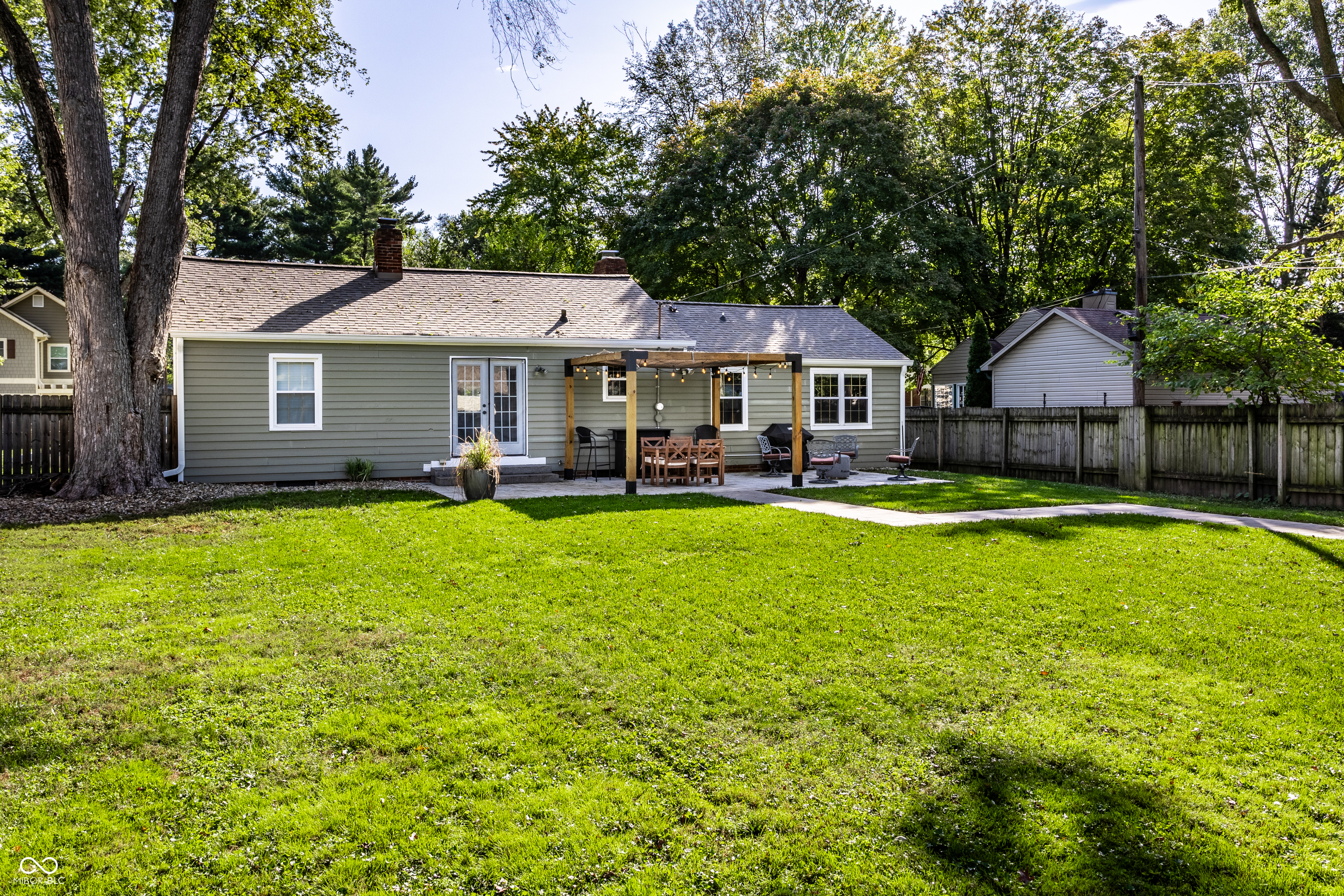 6020 Winthrop Avenue