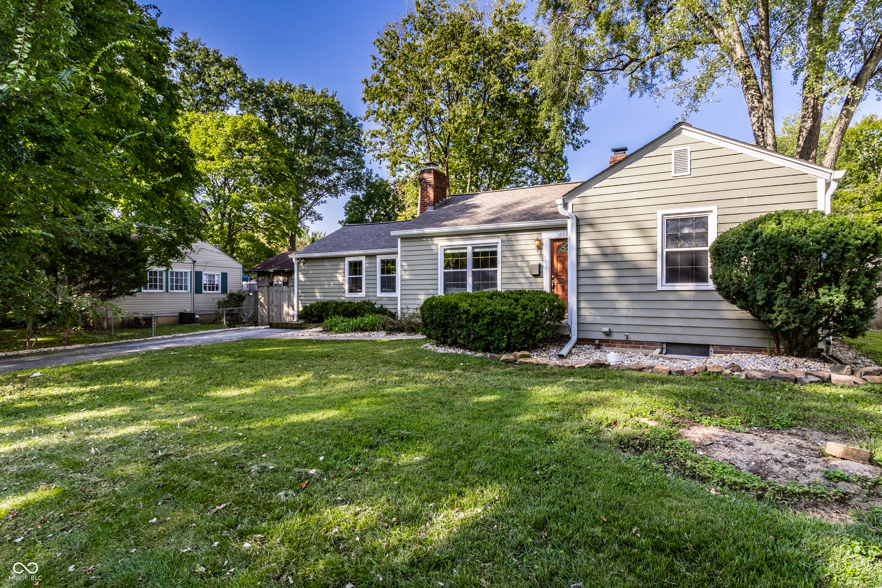 6020 Winthrop Avenue