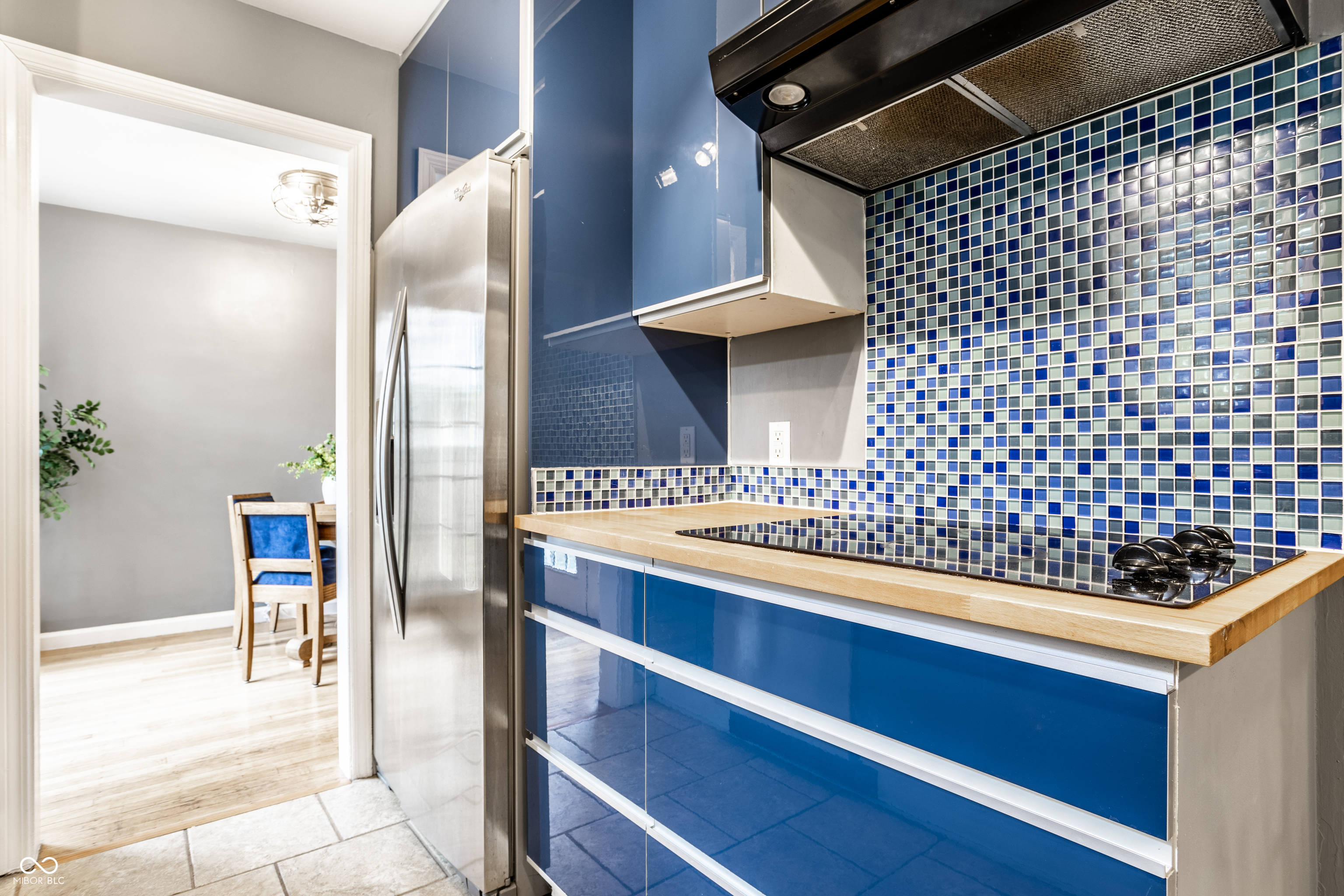 6020 Winthrop Avenue