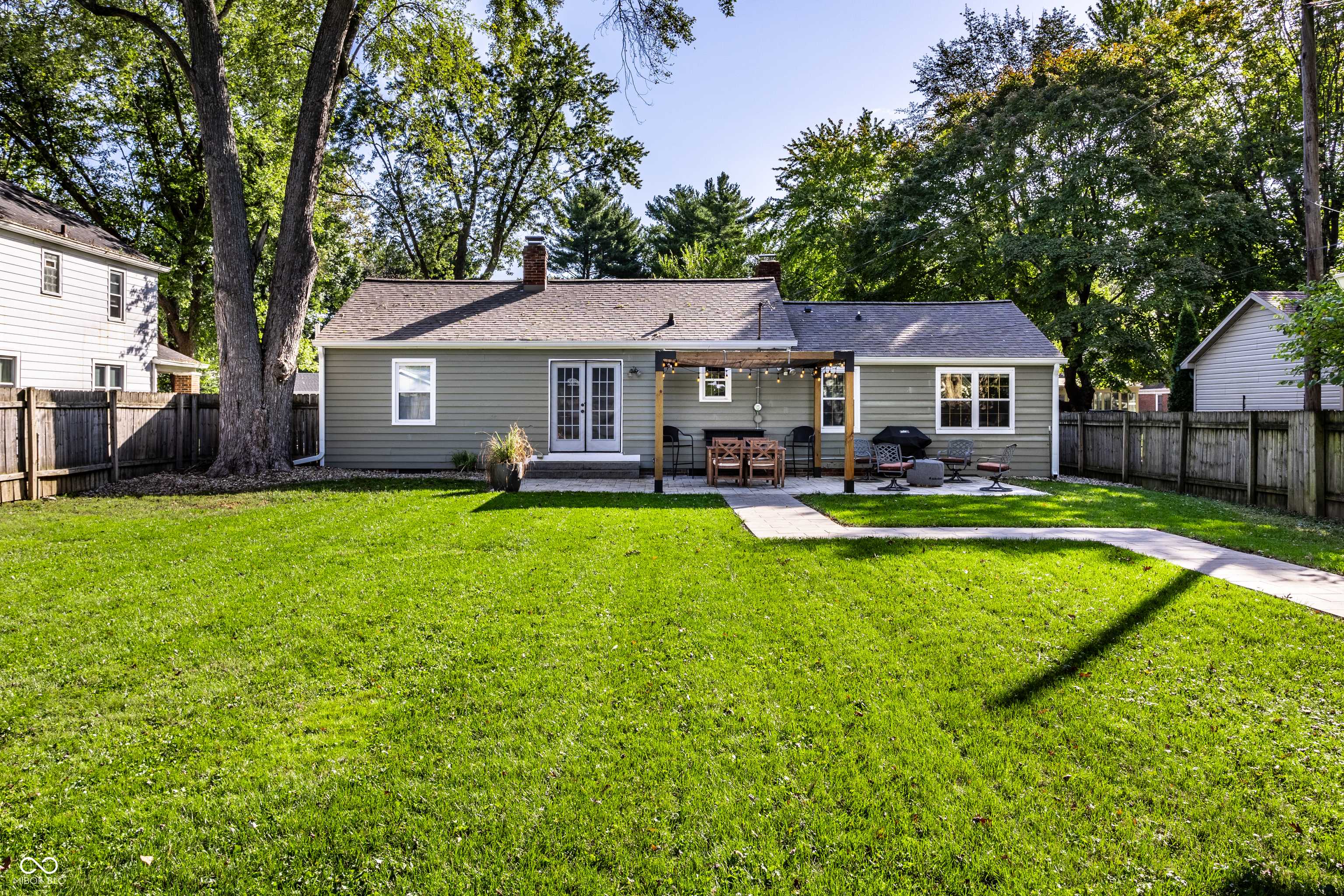 6020 Winthrop Avenue