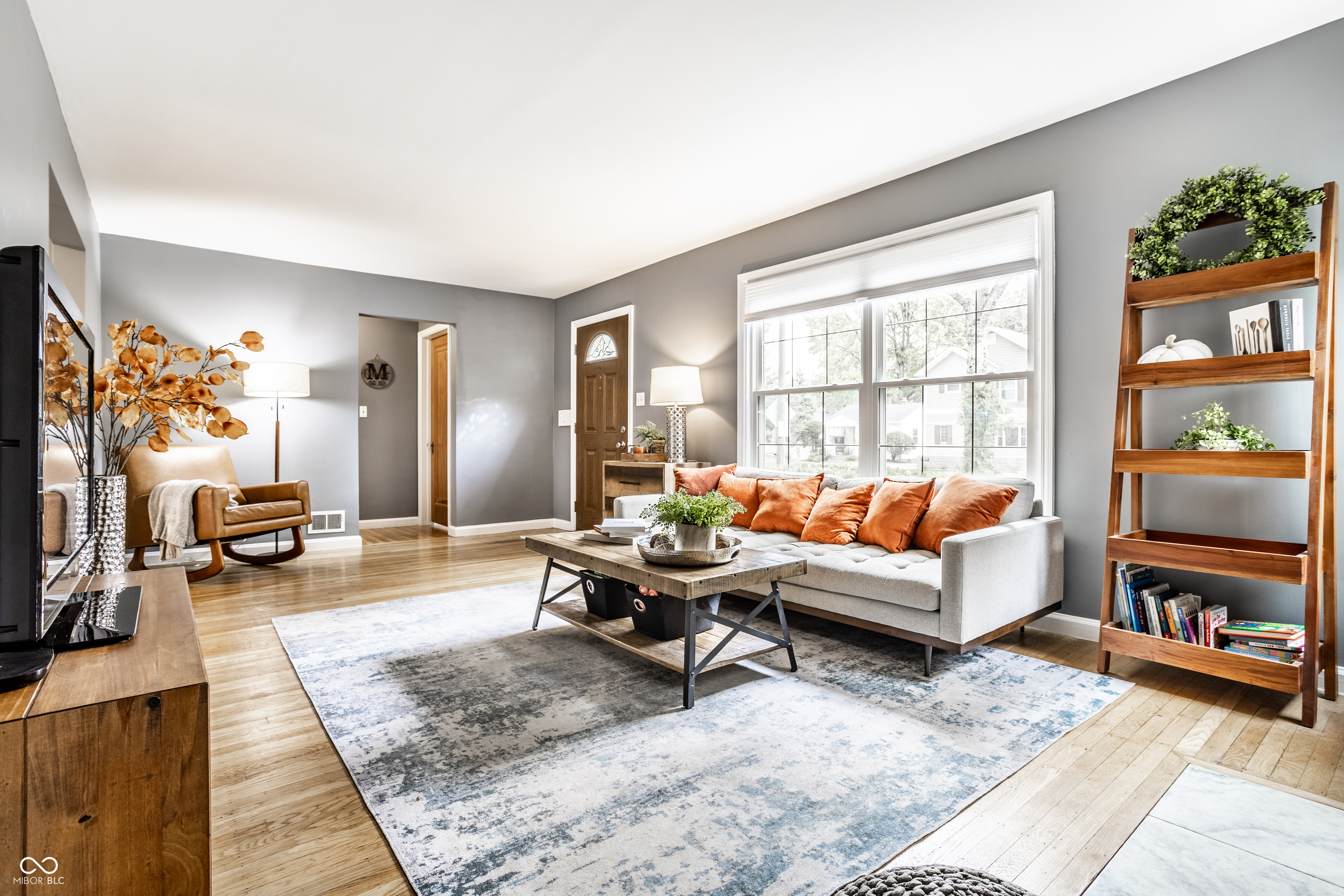 6020 Winthrop Avenue