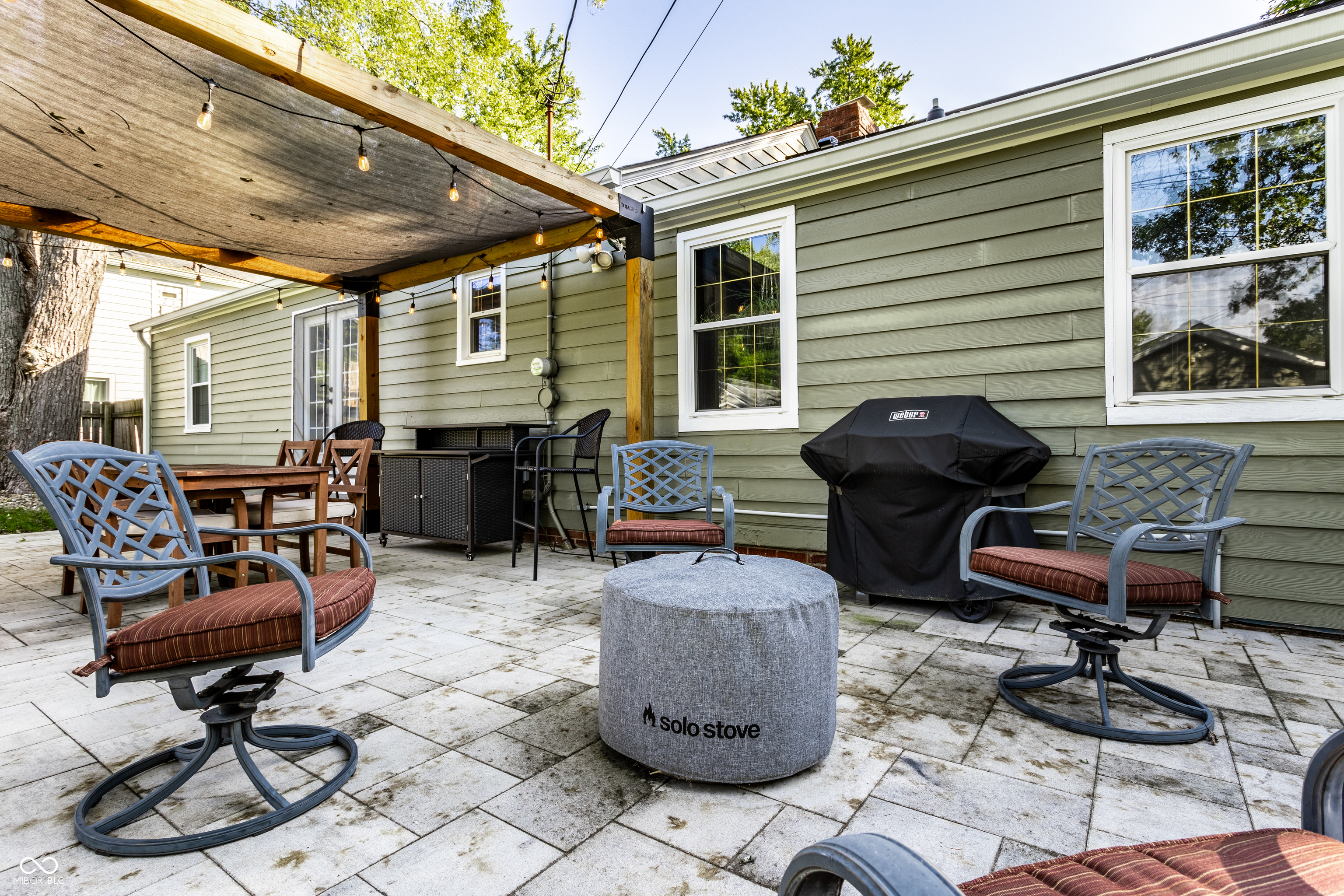 6020 Winthrop Avenue