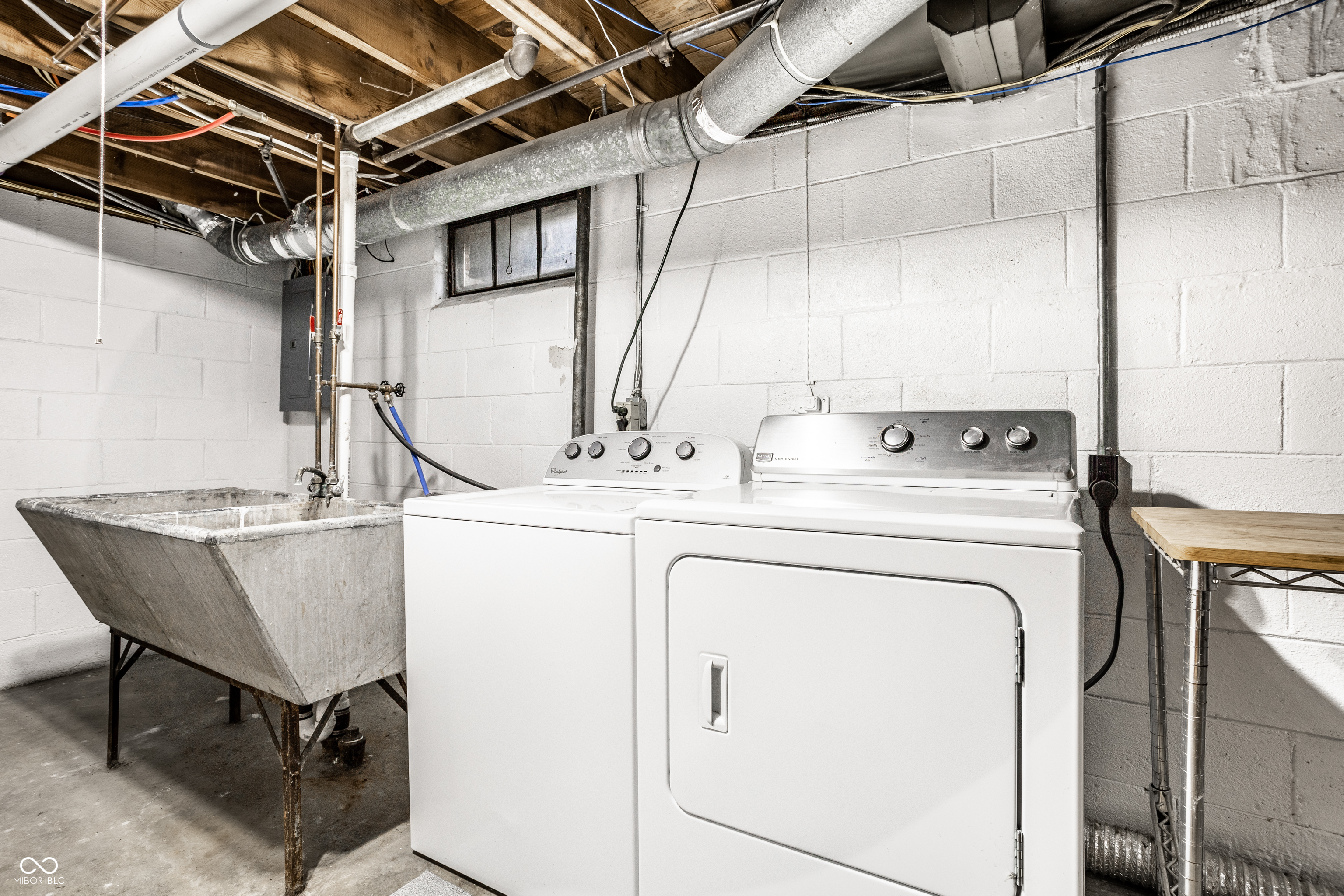 6020 Winthrop Avenue