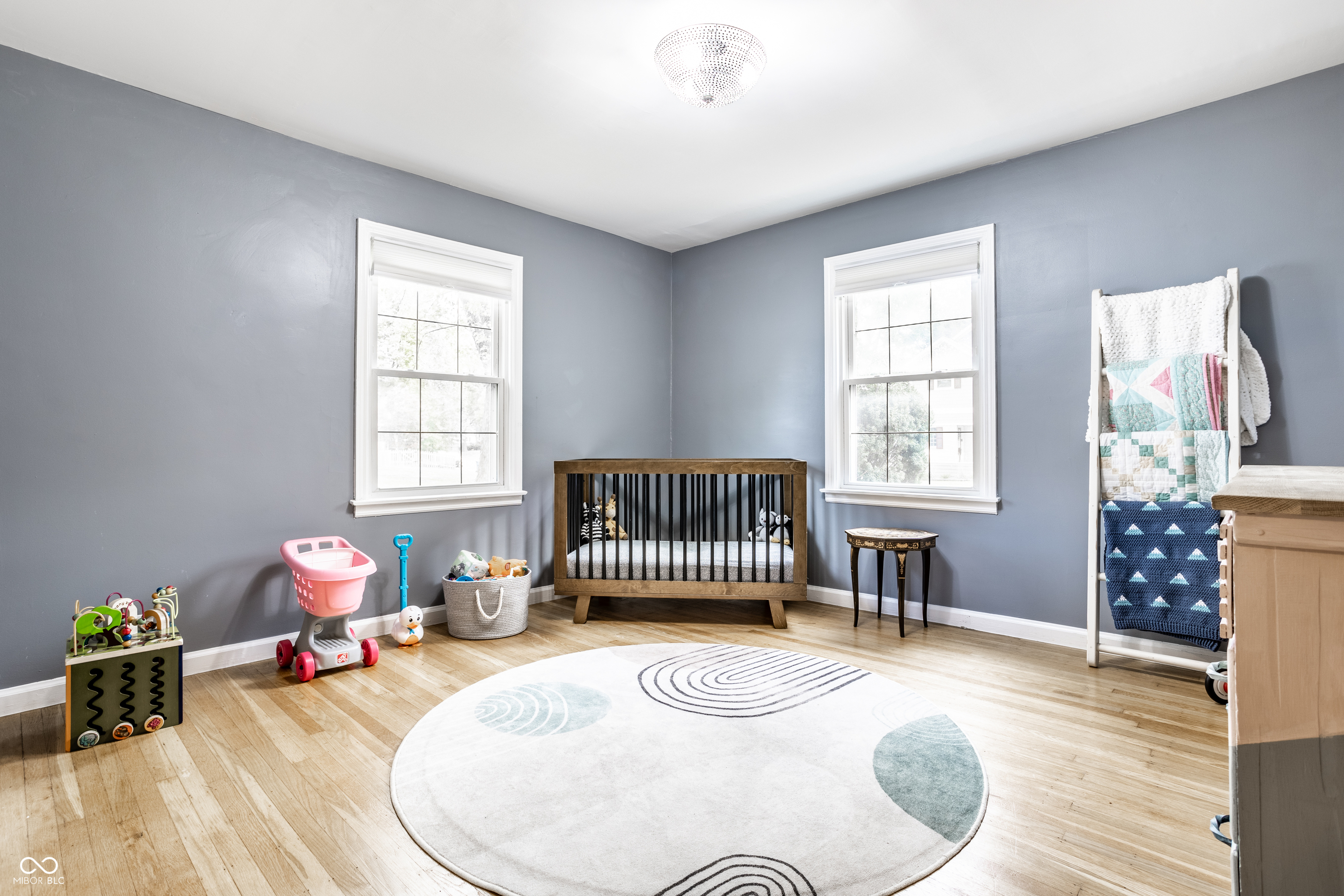 6020 Winthrop Avenue