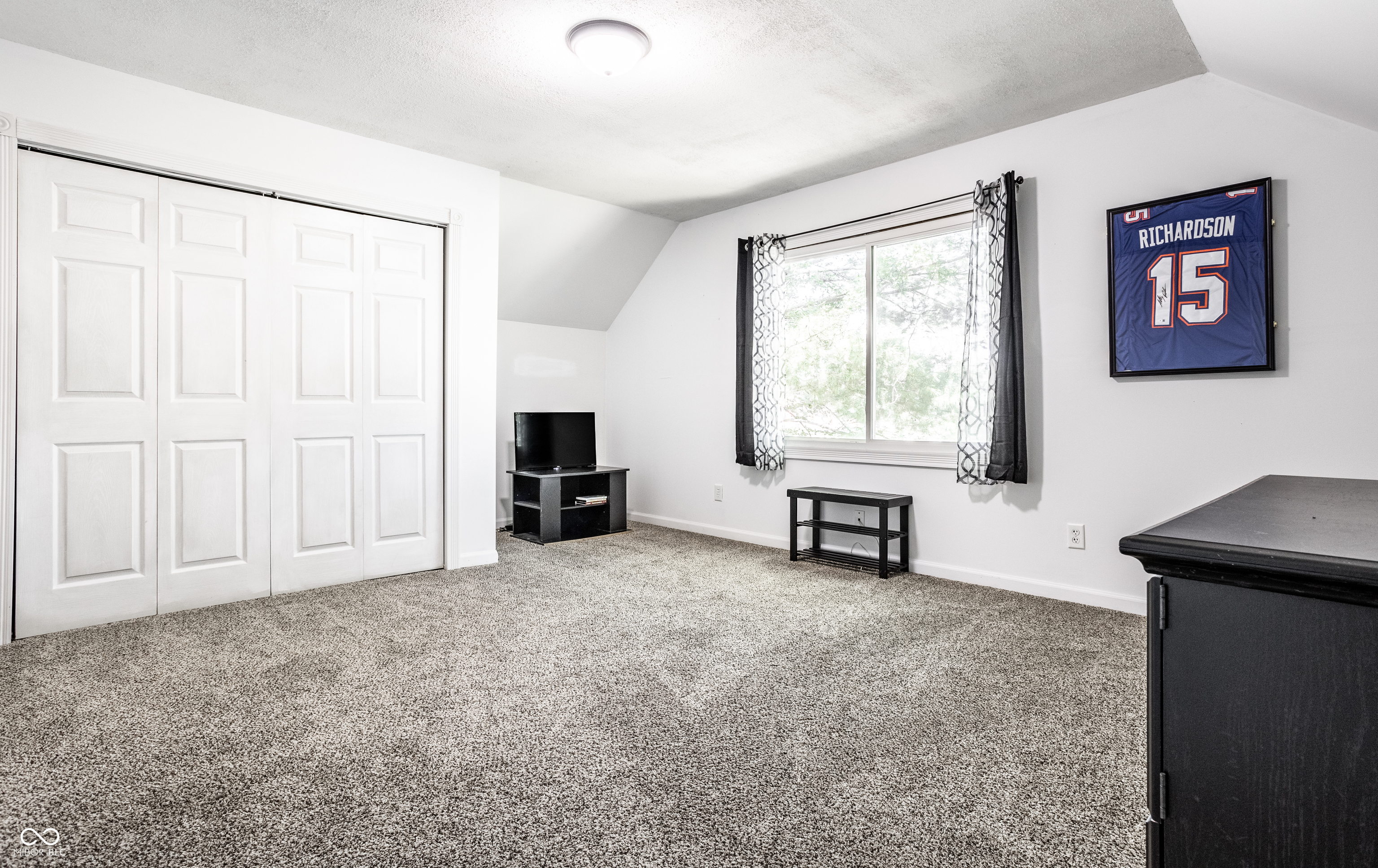 1490 Hillside Drive