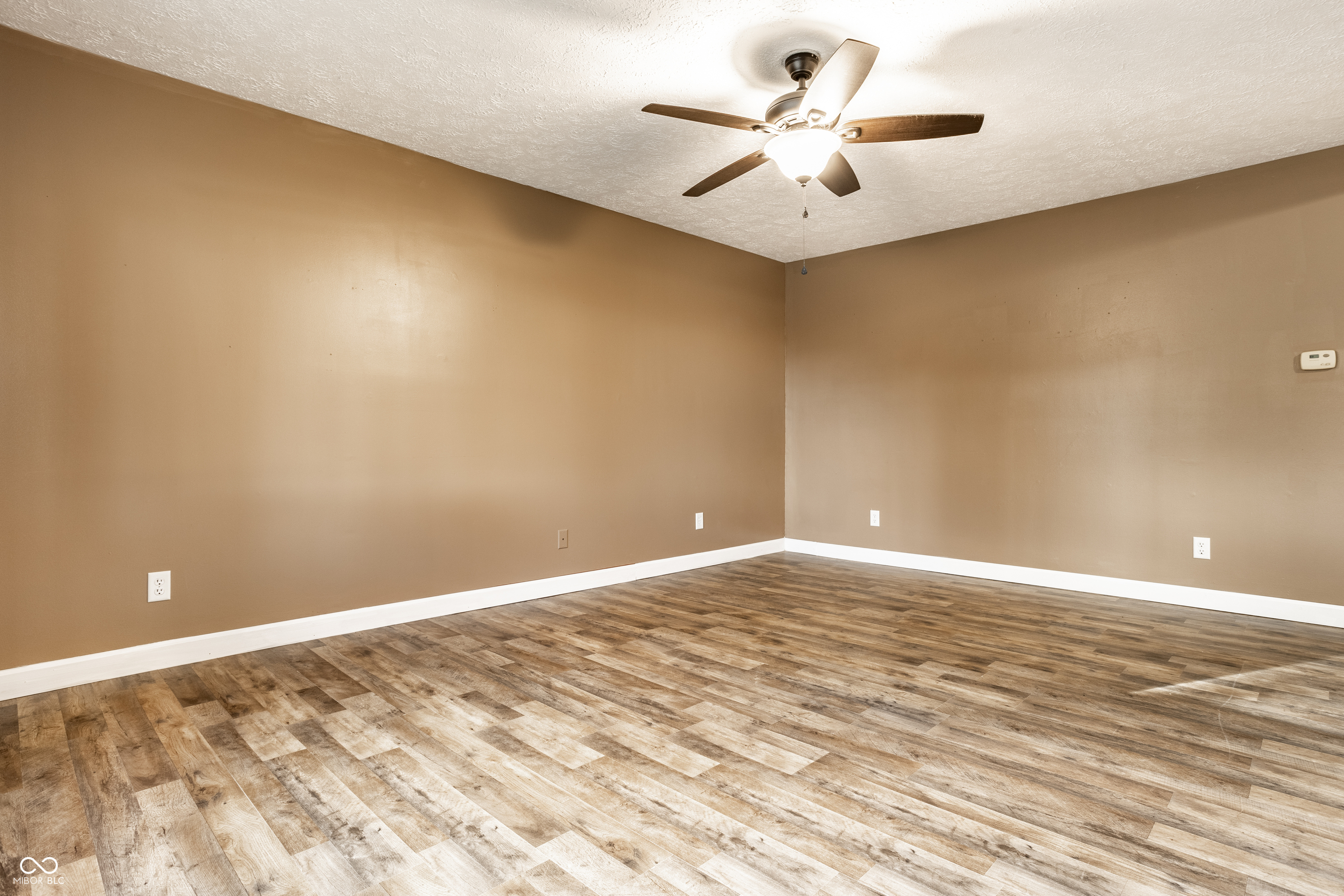1490 Hillside Drive