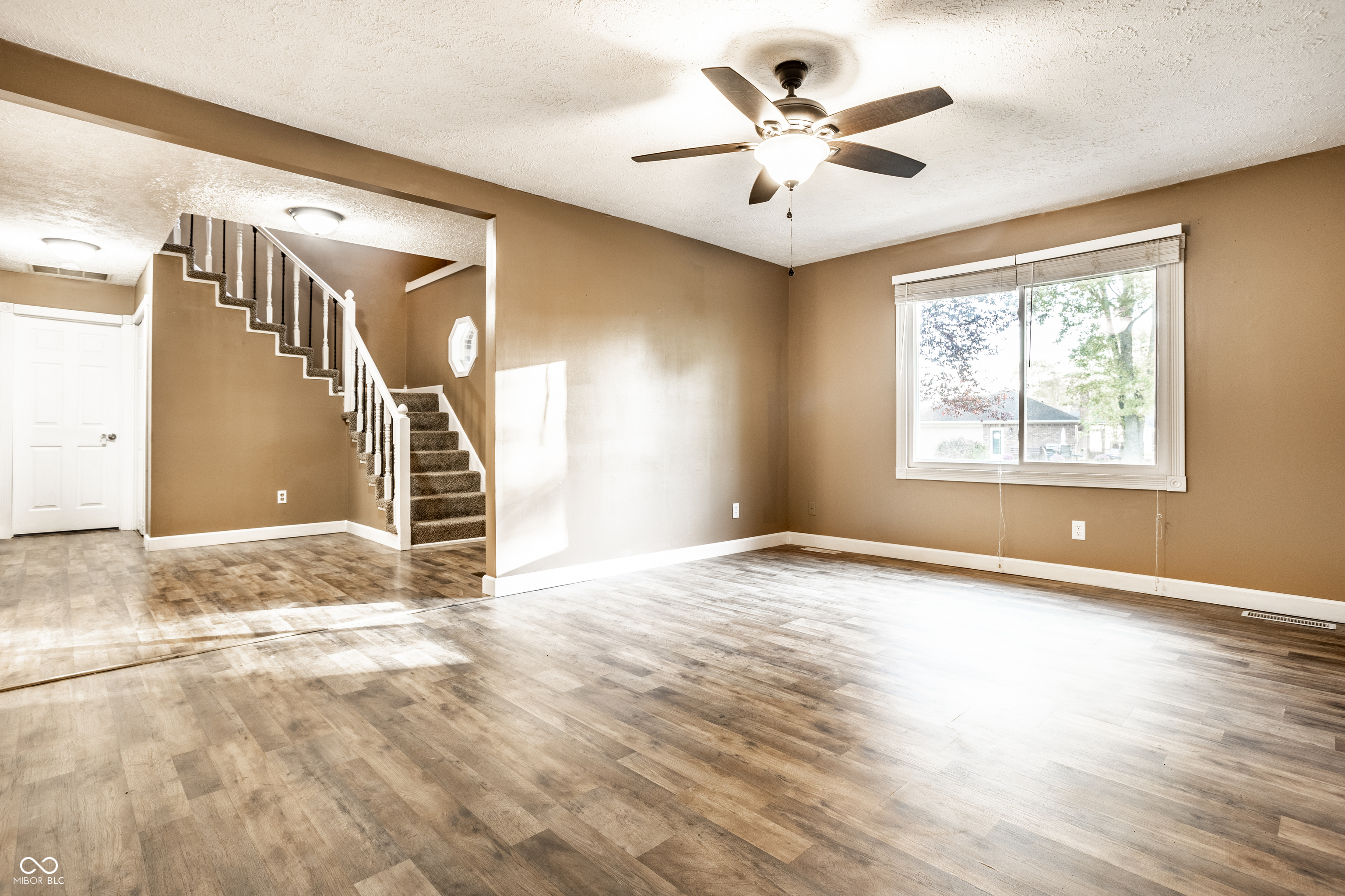 1490 Hillside Drive