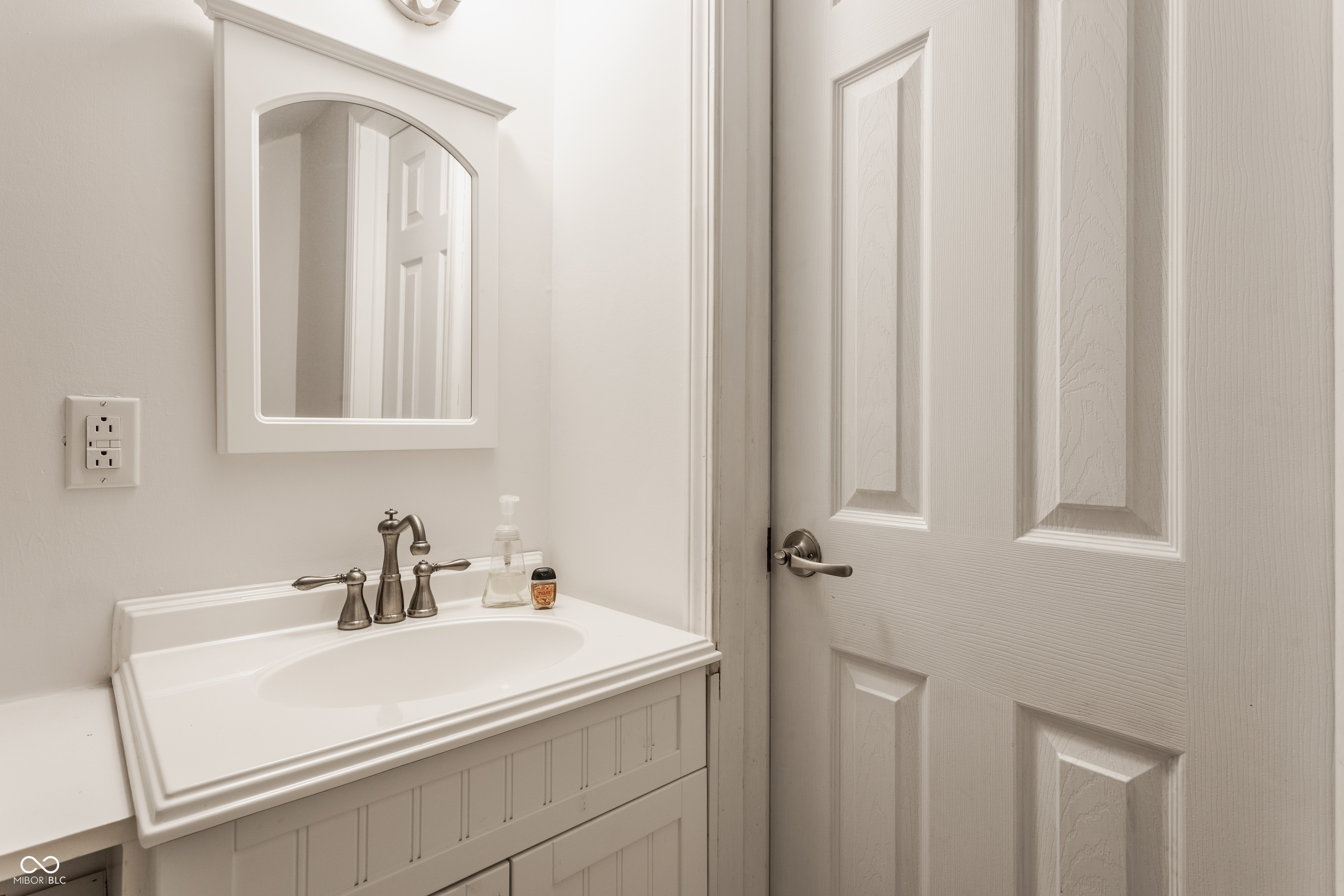 1303 Meadowbrook Drive