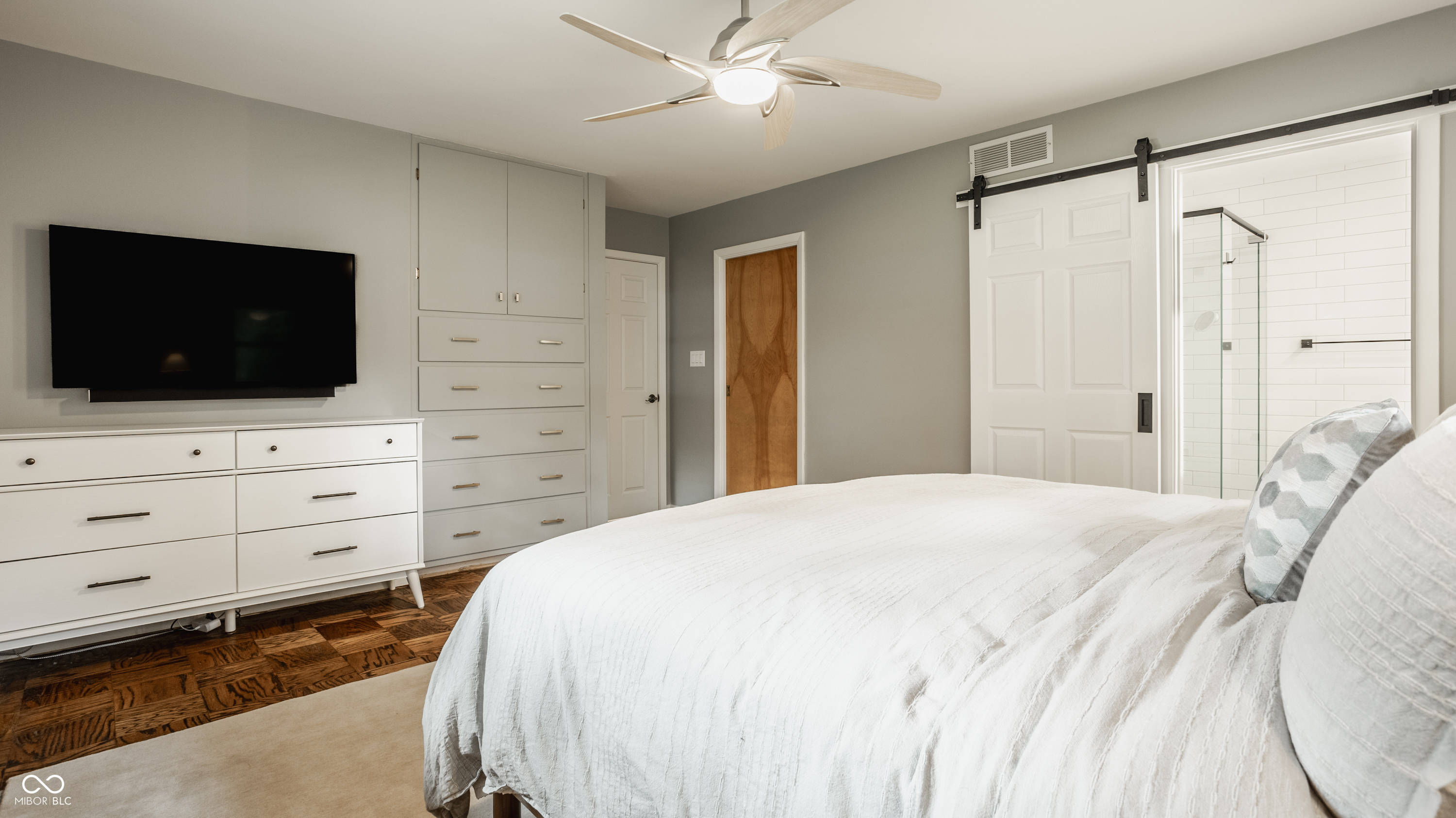 7887 Meadowbrook Drive