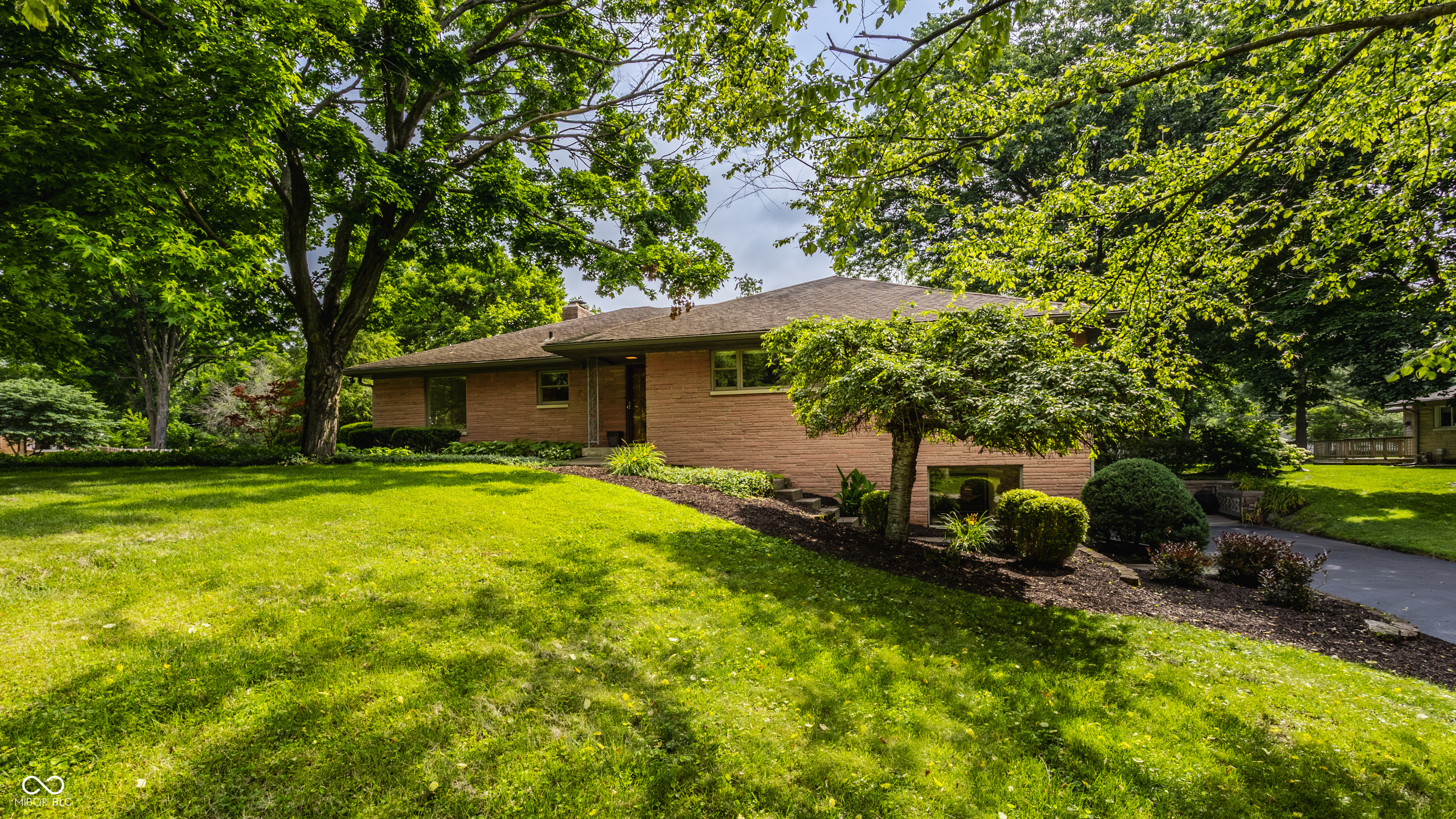 7887 Meadowbrook Drive