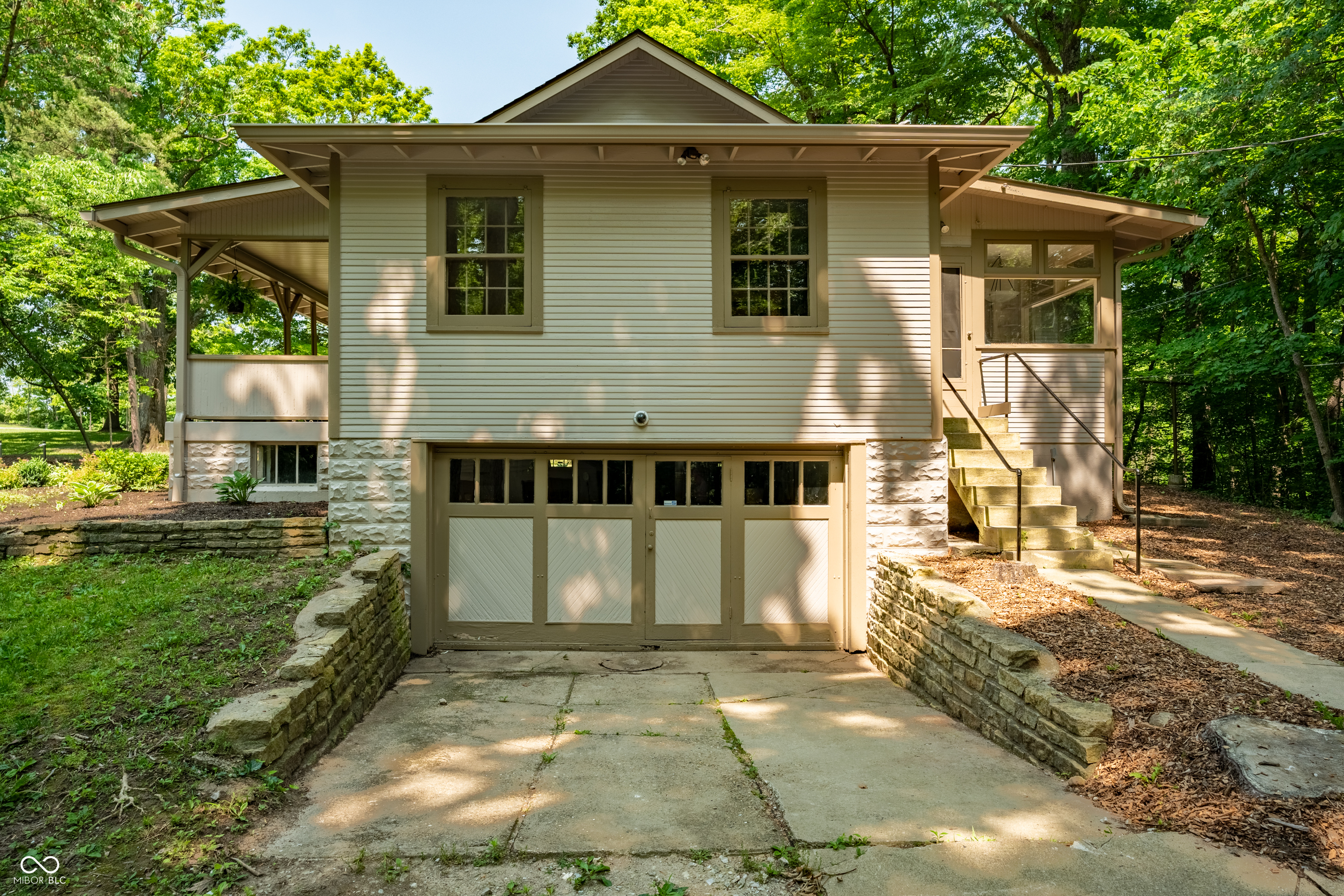 8717 Moore Road