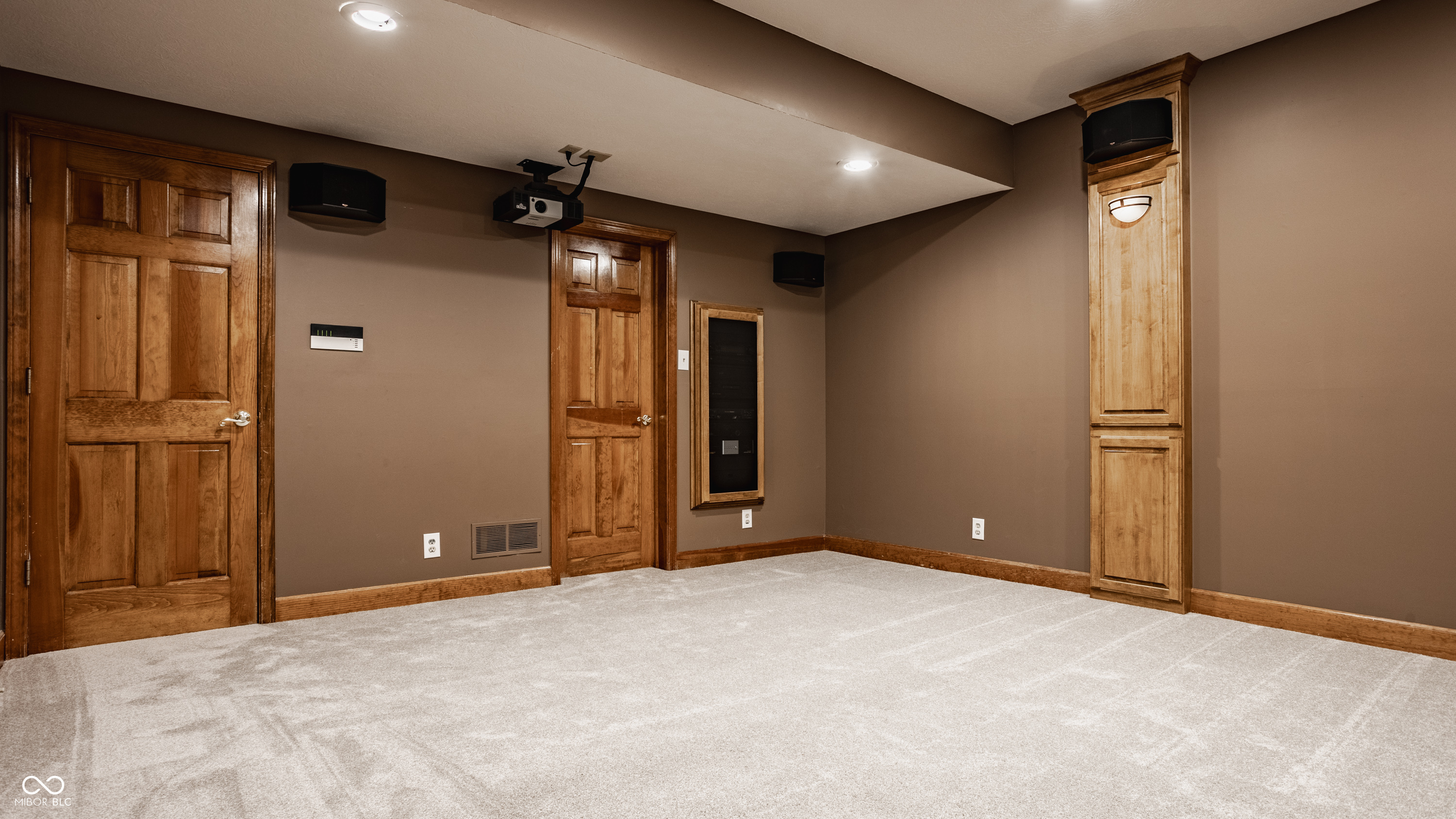 7341 N Washington Boulevard