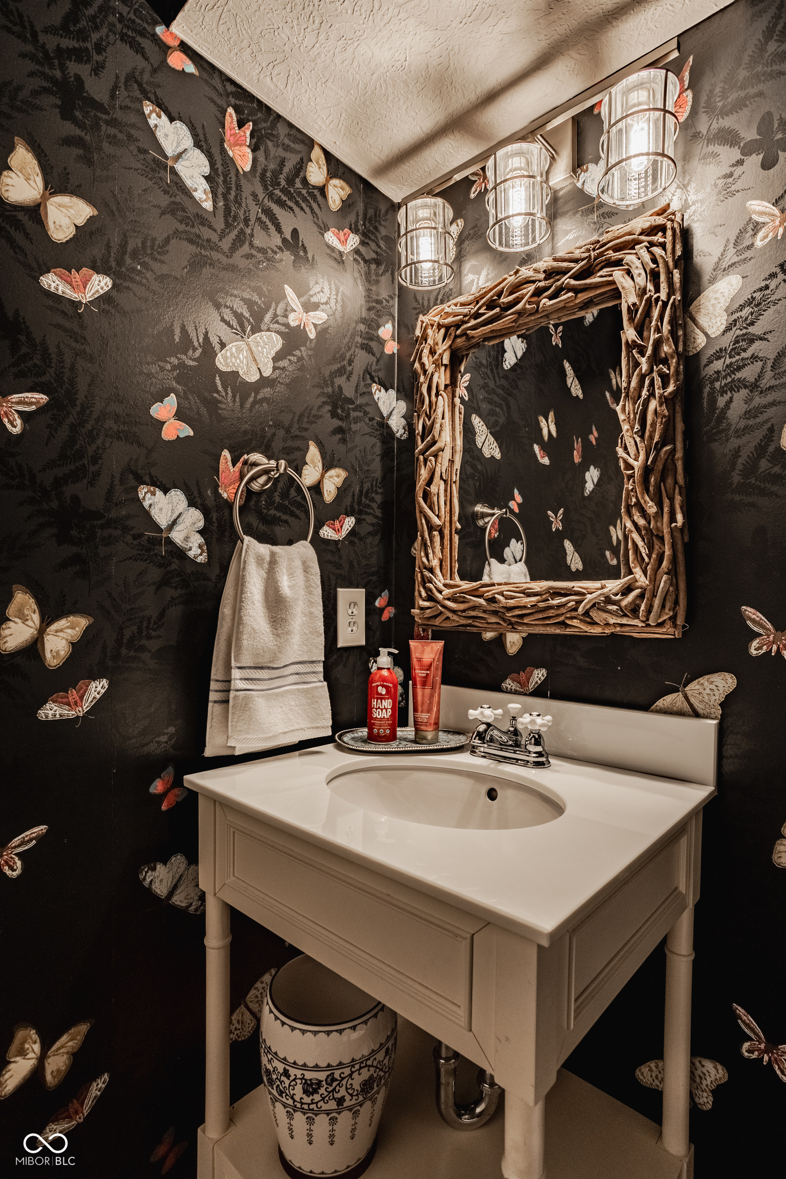 7341 N Washington Boulevard