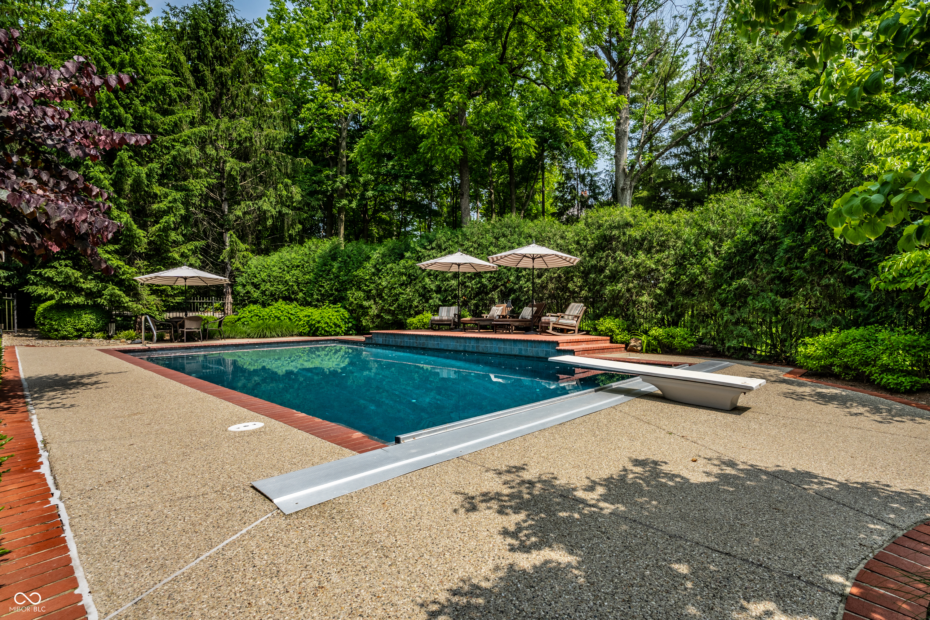 7341 N Washington Boulevard