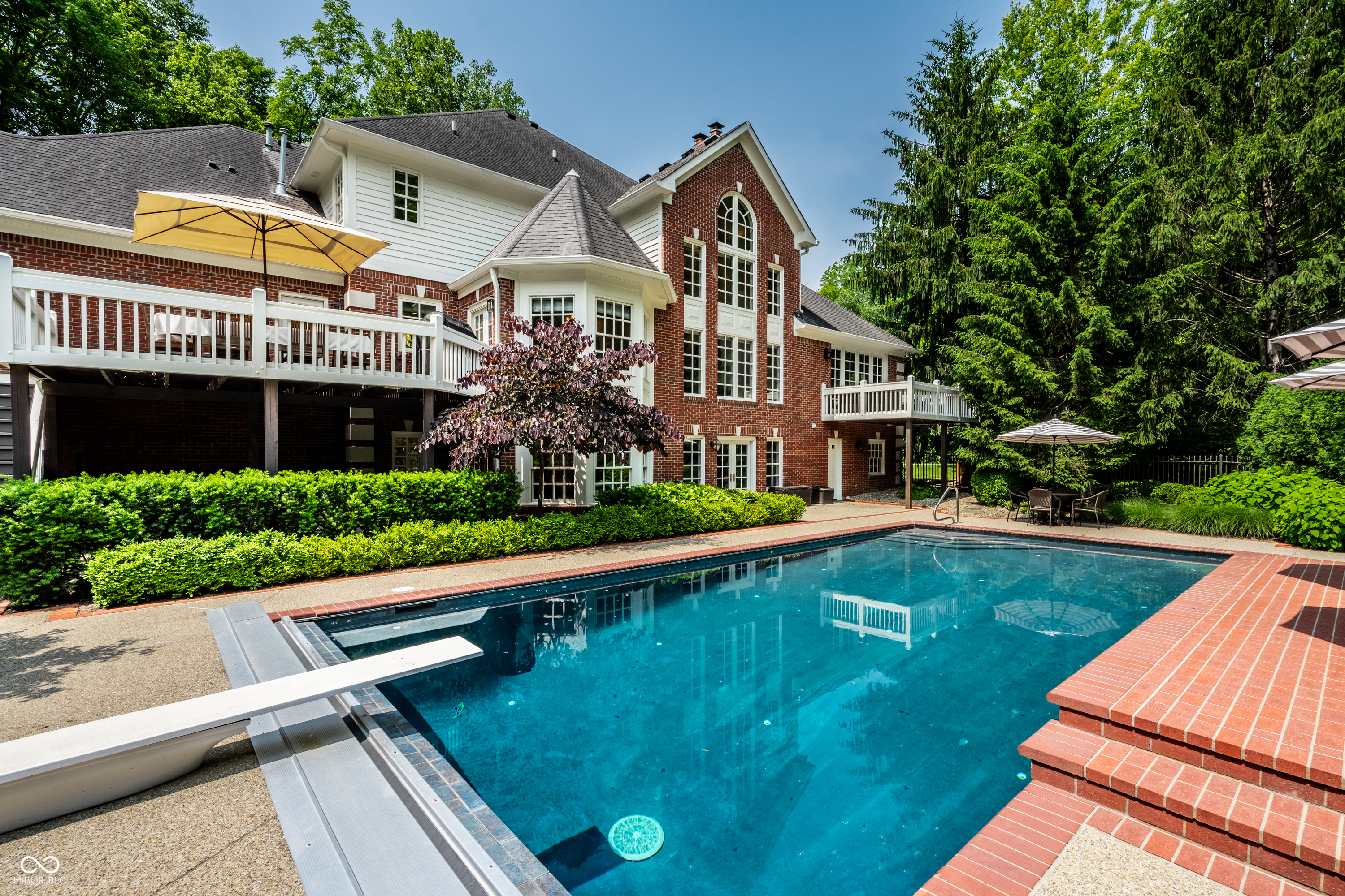 7341 N Washington Boulevard