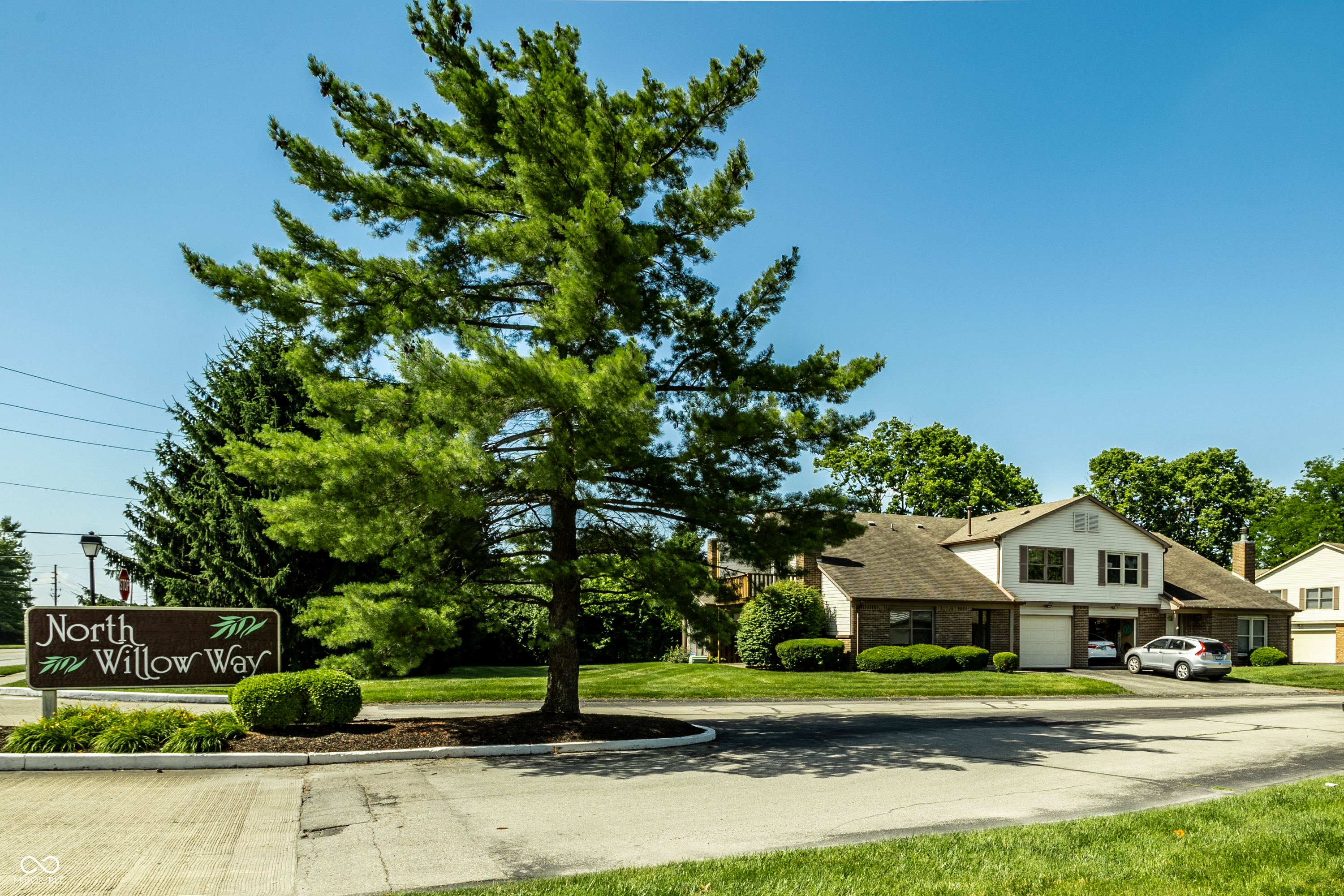2411 N Willow Way