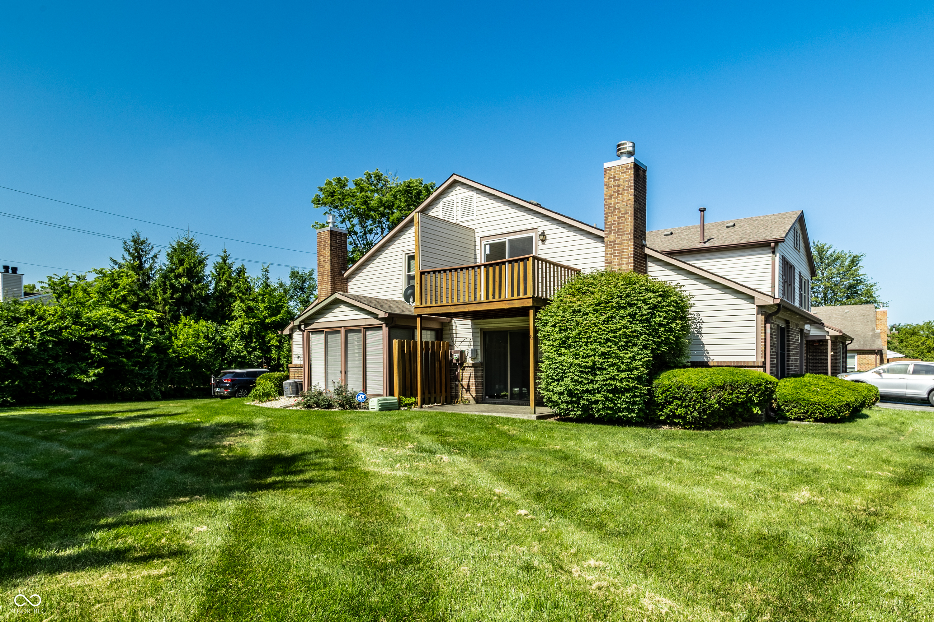 2411 N Willow Way