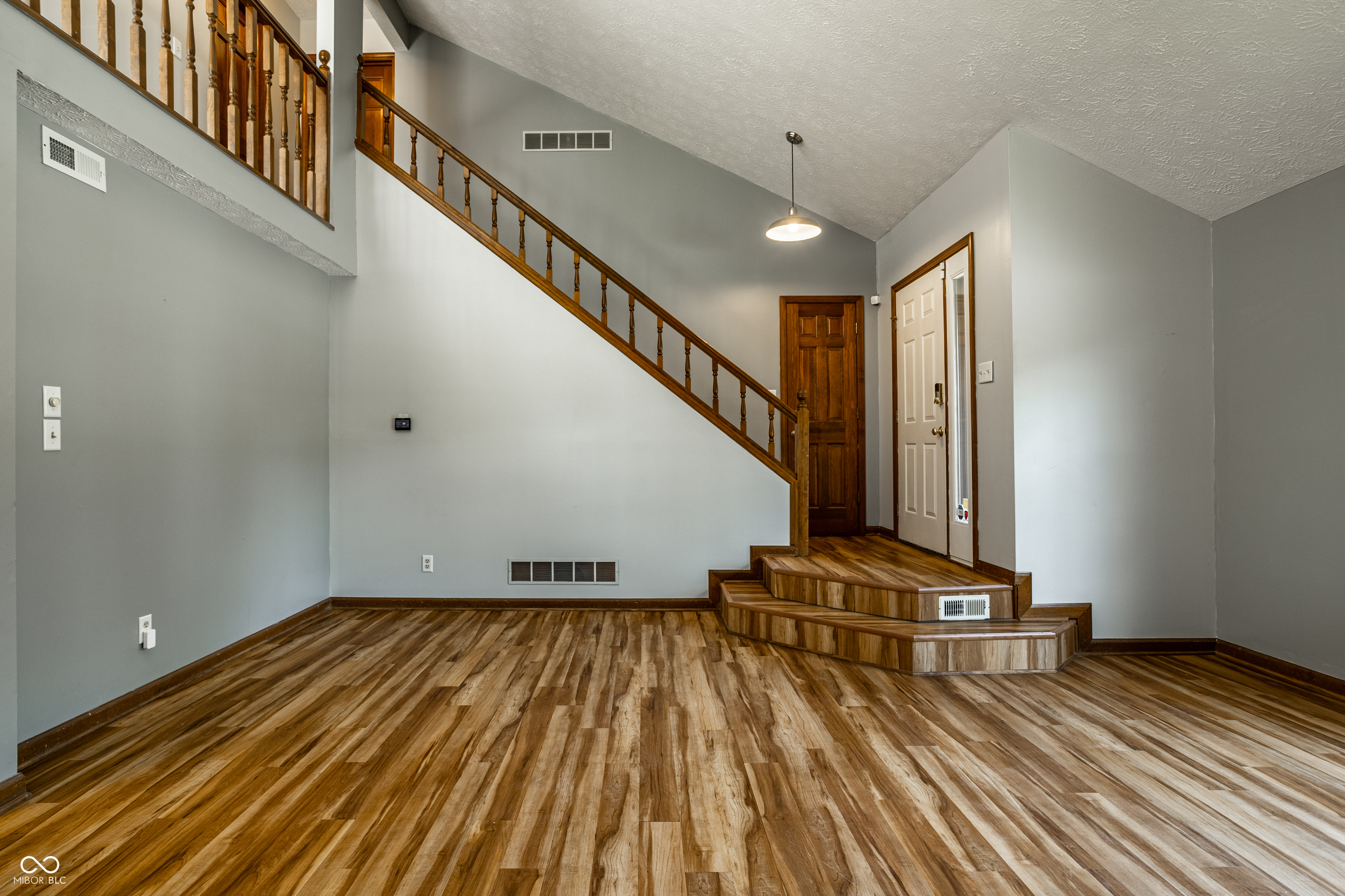 2411 N Willow Way