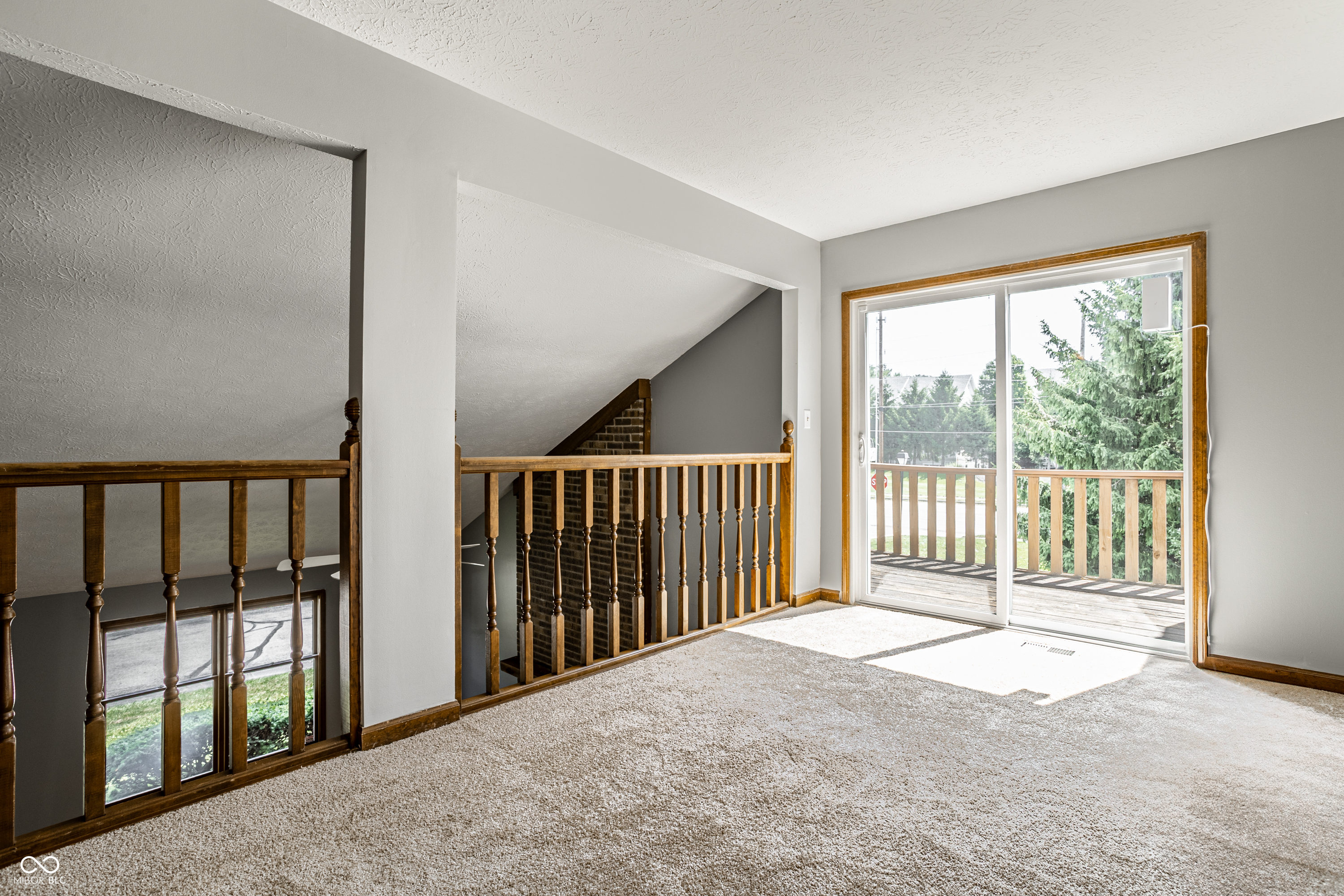 2411 N Willow Way