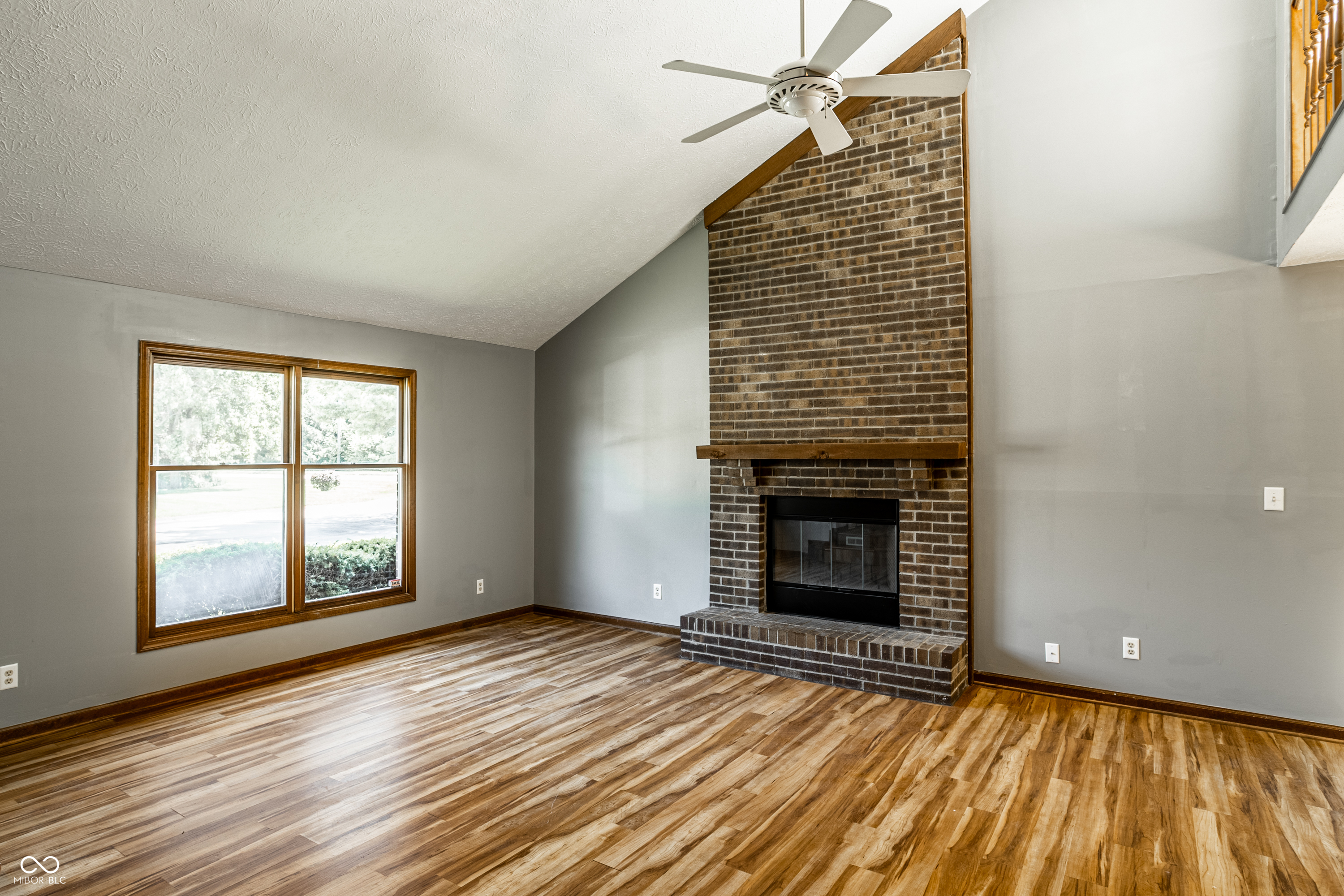 2411 N Willow Way